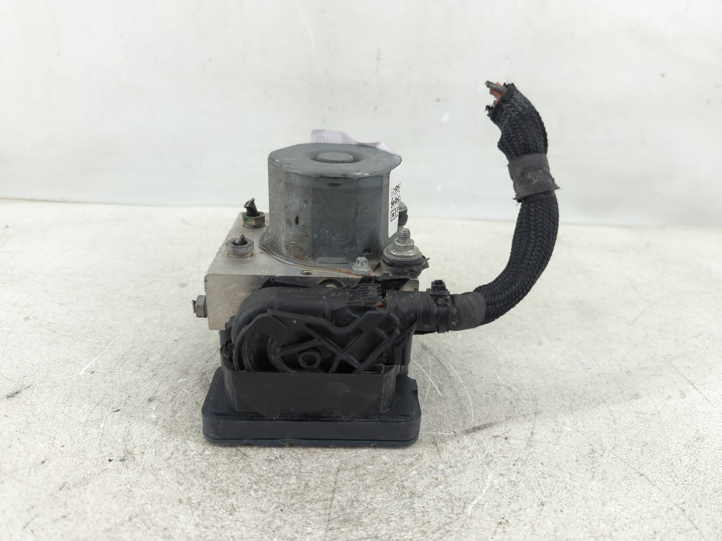 2017-2019 Infiniti Qx30 ABS Pump Control Module Replacement P/N:A091 431 04 00 Fits Fits 2017 2018 2019 OEM Used Auto Parts 