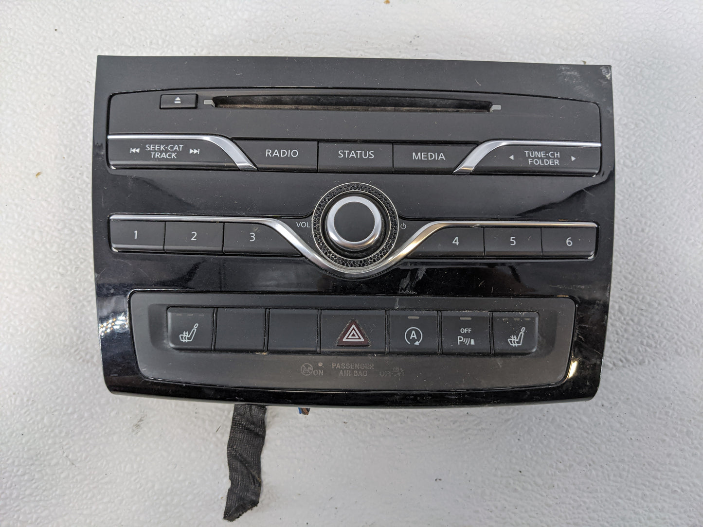 2017-2018 Infiniti Qx30 Radio AM FM Cd Player Receiver Replacement Fits Fits 2017 2018 OEM Used Auto Parts - Oemusedautopart