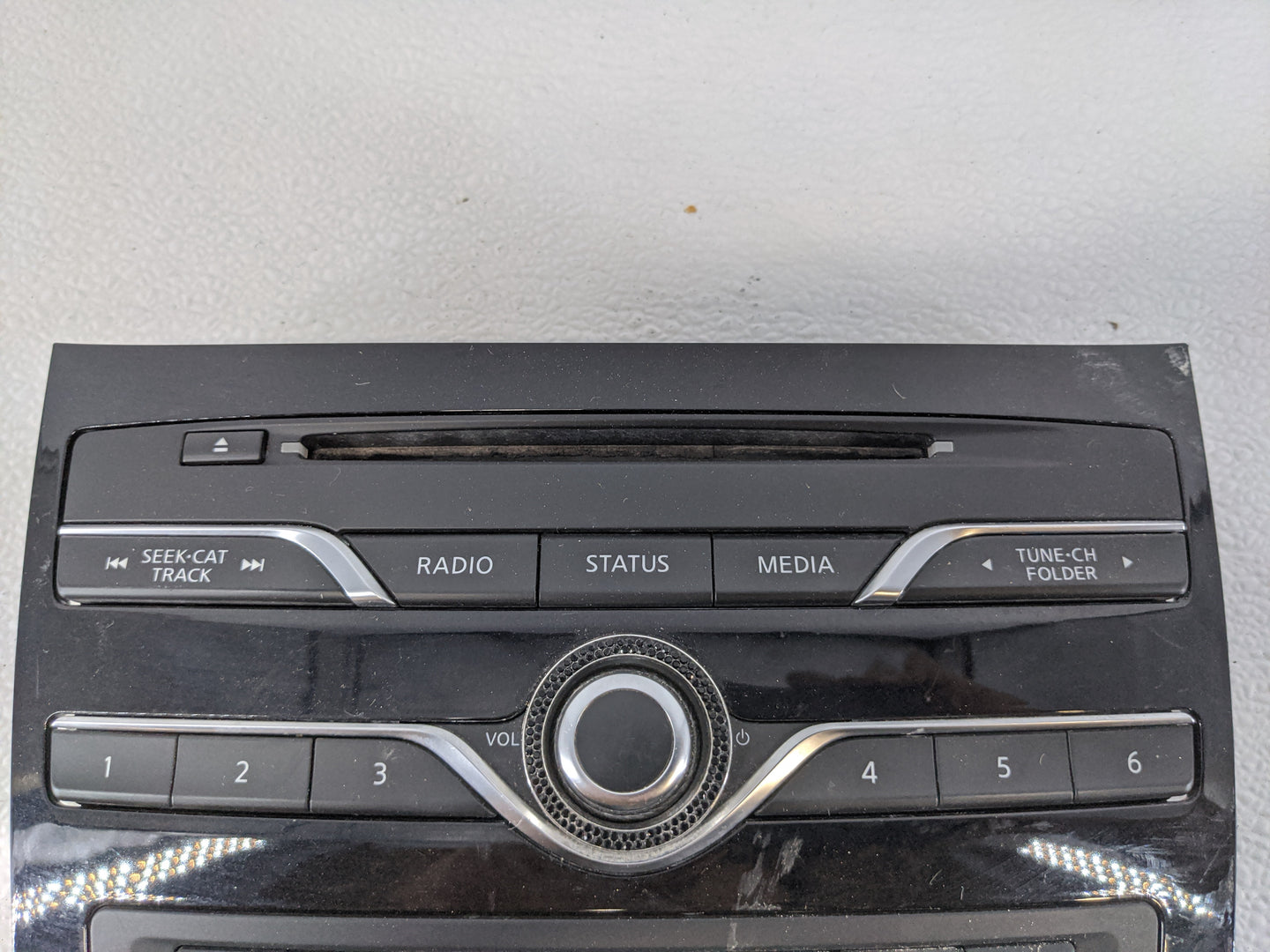 2017-2018 Infiniti Qx30 Radio AM FM Cd Player Receiver Replacement Fits Fits 2017 2018 OEM Used Auto Parts - Oemusedautopart