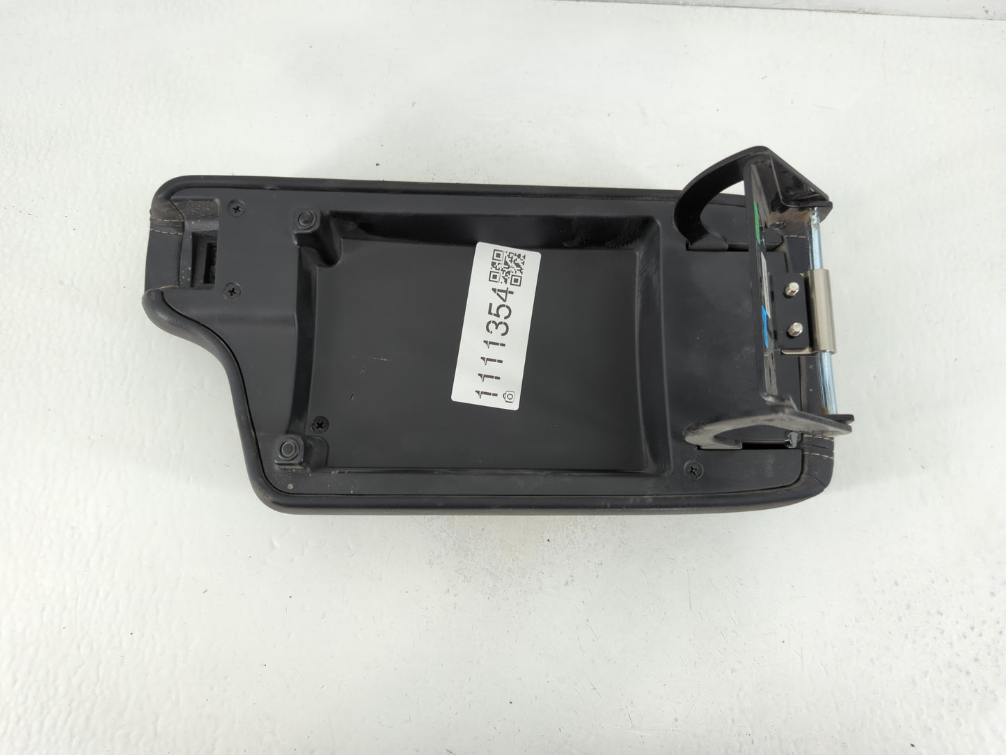 2017-2018 Infiniti Qx30 Center Console Armrest Cover Lid P/N:969205DFOC Fits Fits 2017 2018 OEM Used Auto Parts - Oemusedaut