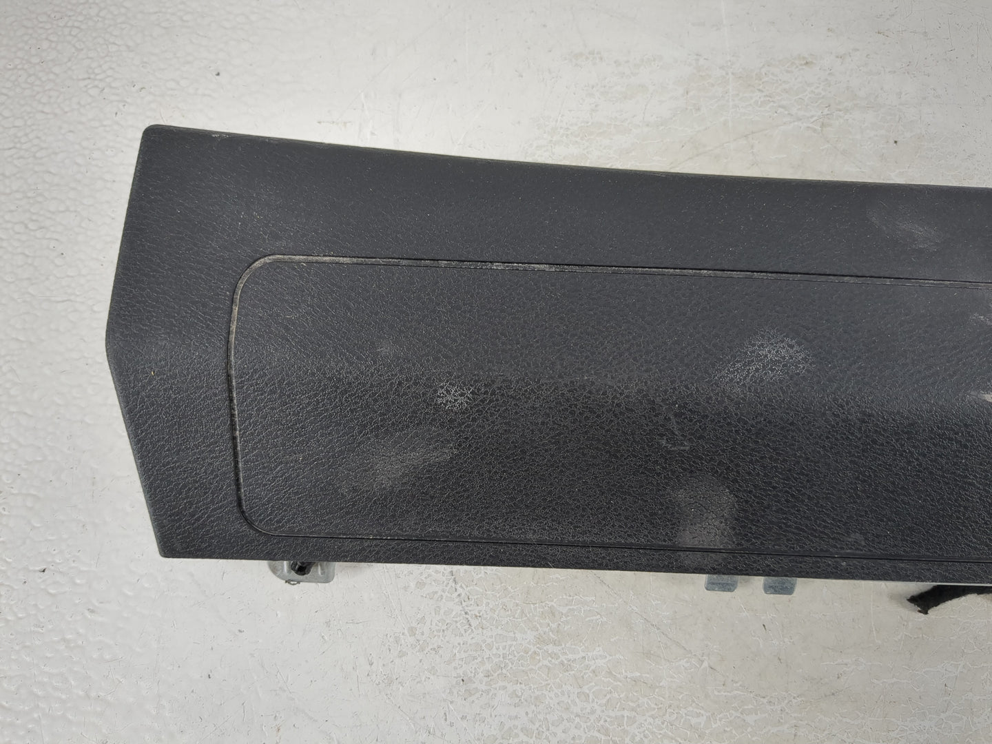 2017-2019 Infiniti Qx30 Air Bag Driver Left Knee OEM P/N:996R15DC0A Fits Fits 2017 2018 2019 OEM Used Auto Parts - Oemusedau