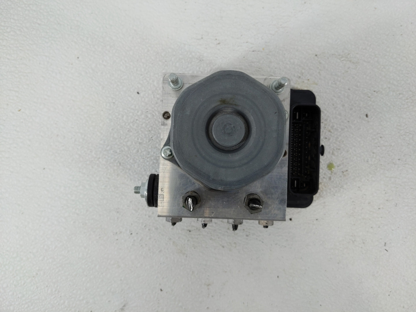 2017-2019 Infiniti Qx30 ABS Pump Control Module Replacement P/N:Z091 431 01 00 Fits Fits 2017 2018 2019 OEM Used Auto Parts 