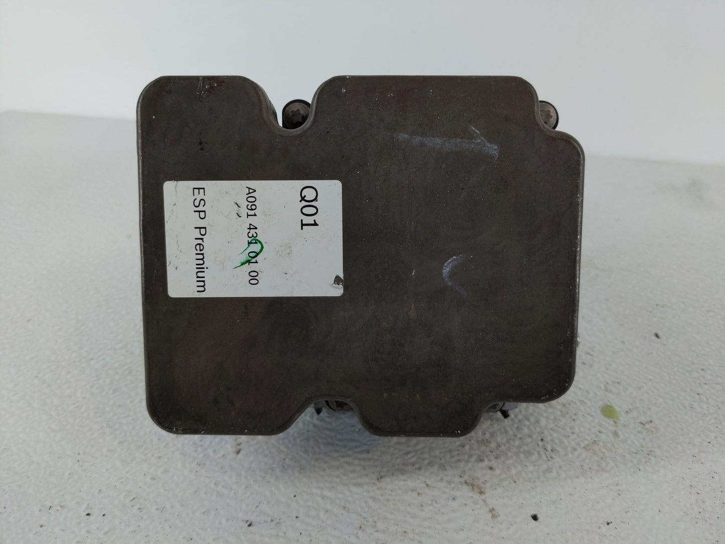 2017-2019 Infiniti Qx30 ABS Pump Control Module Replacement P/N:Z091 431 01 00 Fits Fits 2017 2018 2019 OEM Used Auto Parts 