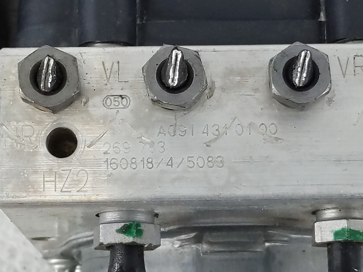 2017-2019 Infiniti Qx30 ABS Pump Control Module Replacement P/N:Z091 431 01 00 Fits Fits 2017 2018 2019 OEM Used Auto Parts 