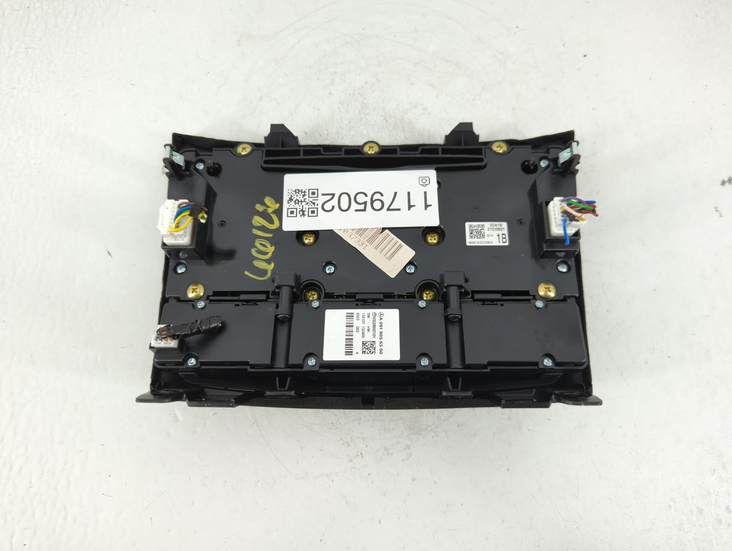2017-2019 Infiniti Qx30 Radio Control Panel - Oemusedautoparts1.com