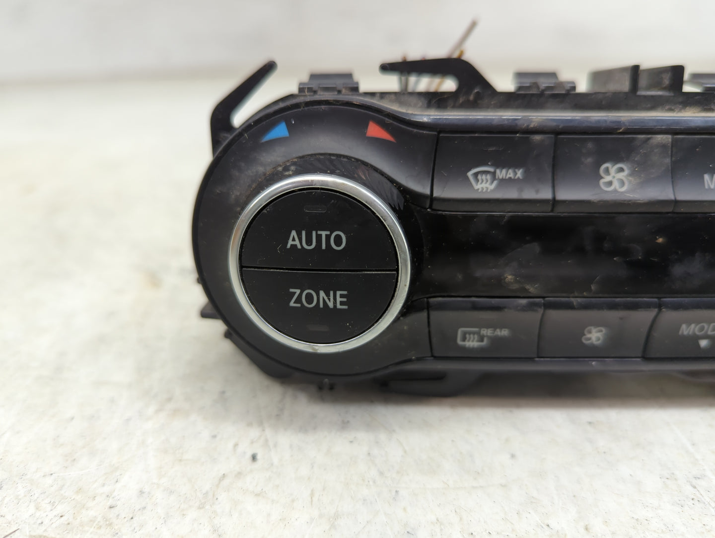 2017-2018 Infiniti Qx30 Climate Control Module Temperature AC/Heater Replacement Fits Fits 2017 2018 OEM Used Auto Parts - O