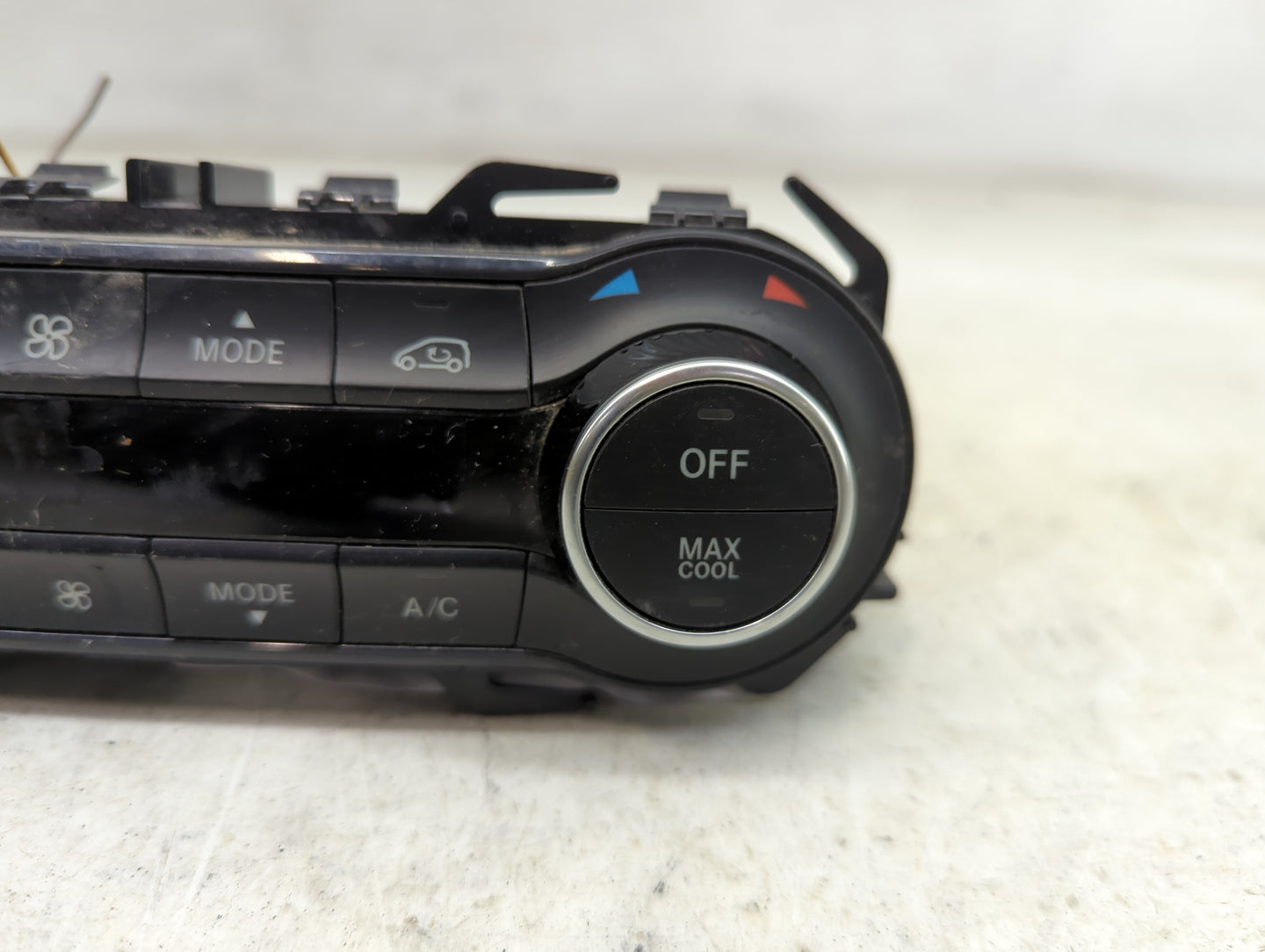 2017-2018 Infiniti Qx30 Climate Control Module Temperature AC/Heater Replacement Fits Fits 2017 2018 OEM Used Auto Parts - O