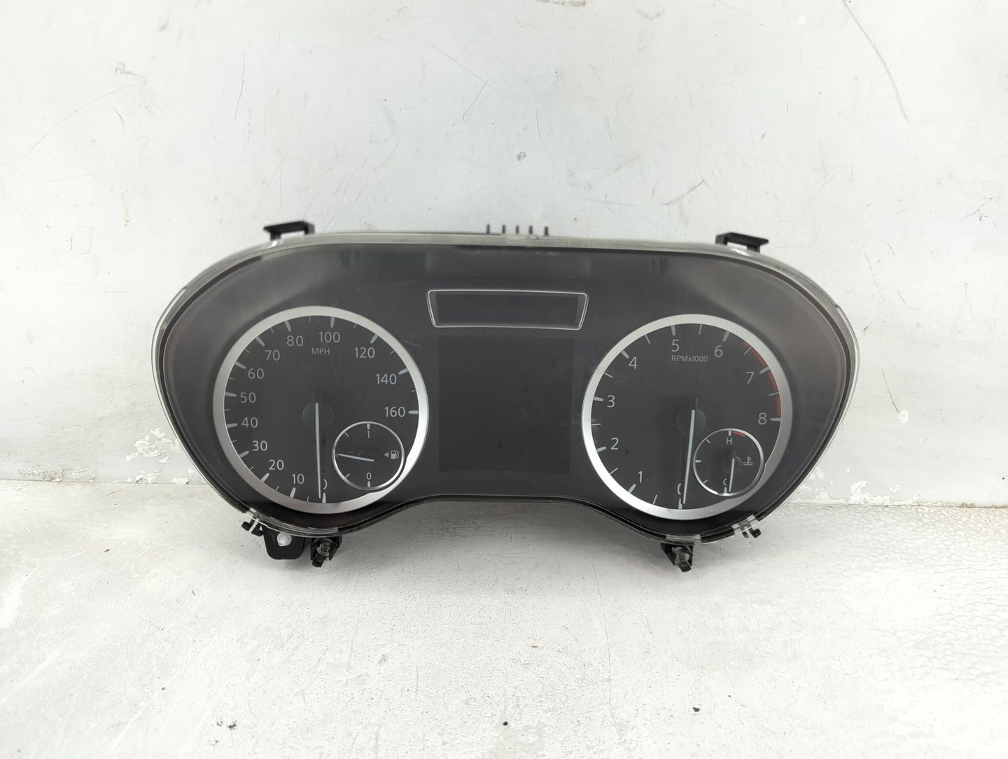 2017-2018 Infiniti Qx30 Instrument Cluster Speedometer Gauges P/N:A091 900 58 01 0 263 733 017 Fits Fits 2017 2018 OEM Used 