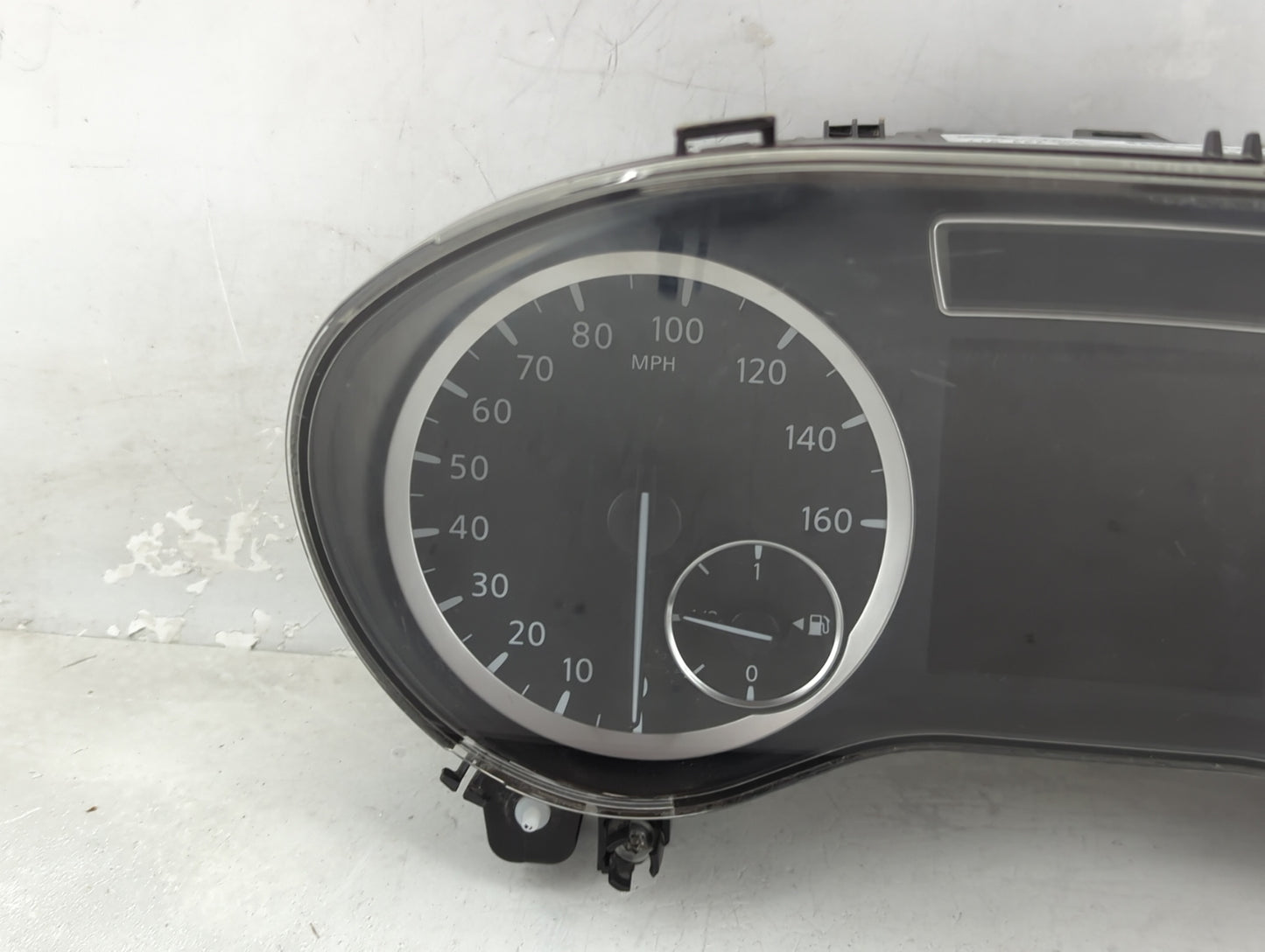 2017-2018 Infiniti Qx30 Instrument Cluster Speedometer Gauges P/N:A091 900 58 01 0 263 733 017 Fits Fits 2017 2018 OEM Used 