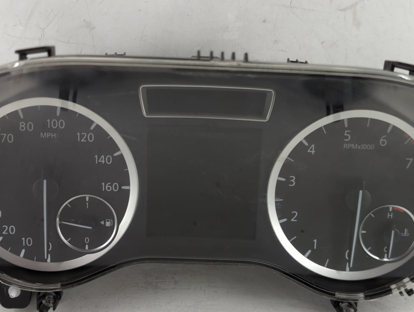 2017-2018 Infiniti Qx30 Instrument Cluster Speedometer Gauges P/N:A091 900 58 01 0 263 733 017 Fits Fits 2017 2018 OEM Used 
