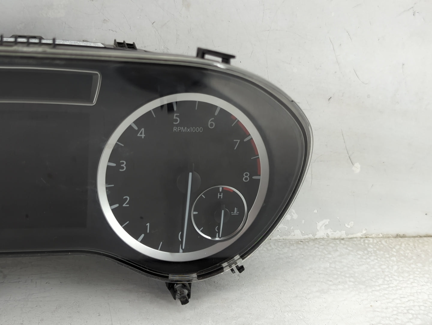 2017-2018 Infiniti Qx30 Instrument Cluster Speedometer Gauges P/N:A091 900 58 01 0 263 733 017 Fits Fits 2017 2018 OEM Used 