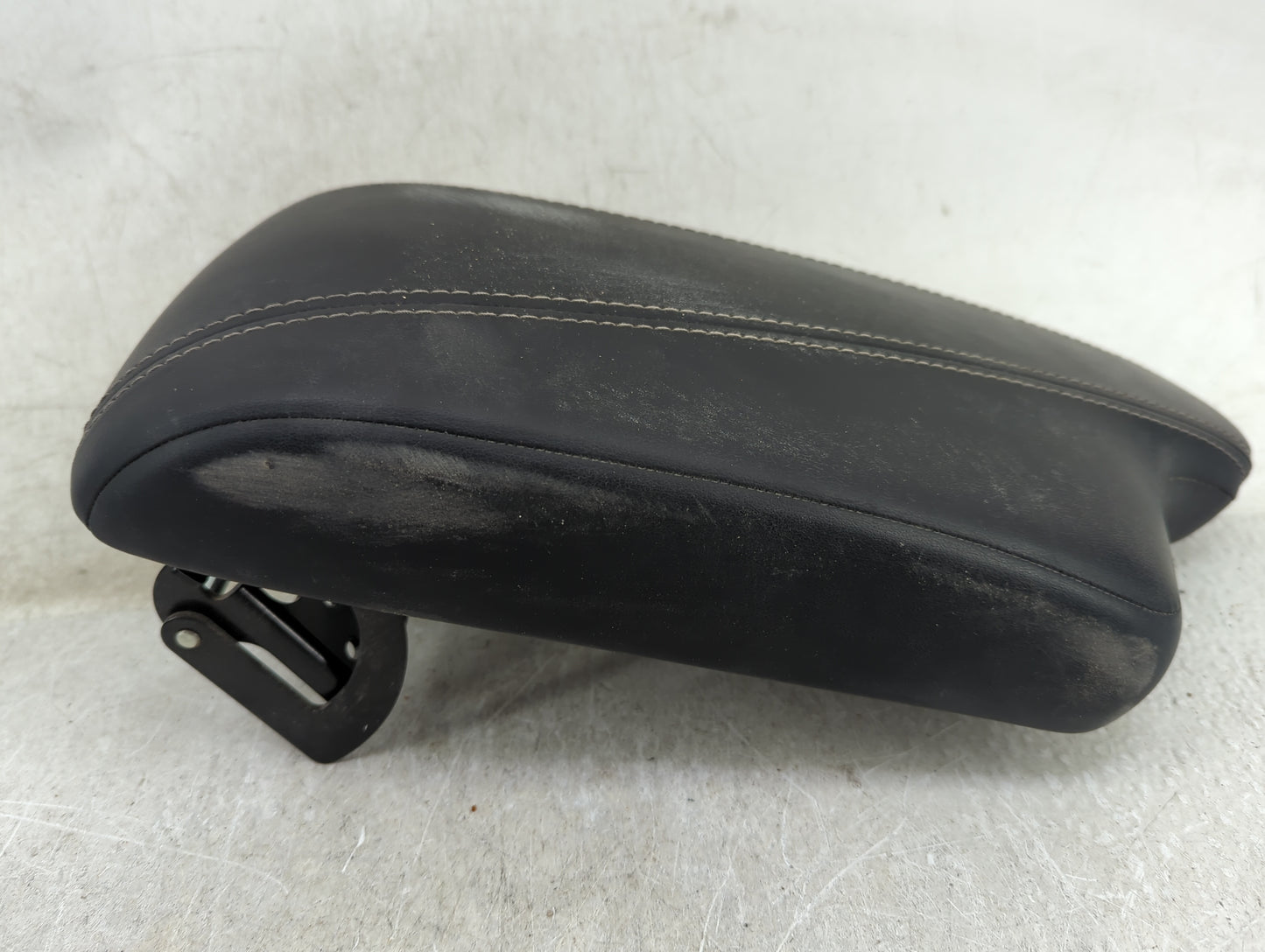 2017 Infiniti Qx30 Center Console Armrest Cover Lid Fits OEM Used Auto Parts - Oemusedautoparts1.com