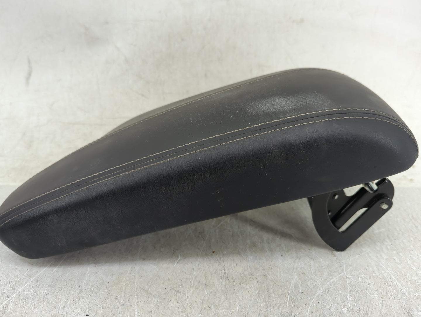 2017 Infiniti Qx30 Center Console Armrest Cover Lid Fits OEM Used Auto Parts - Oemusedautoparts1.com
