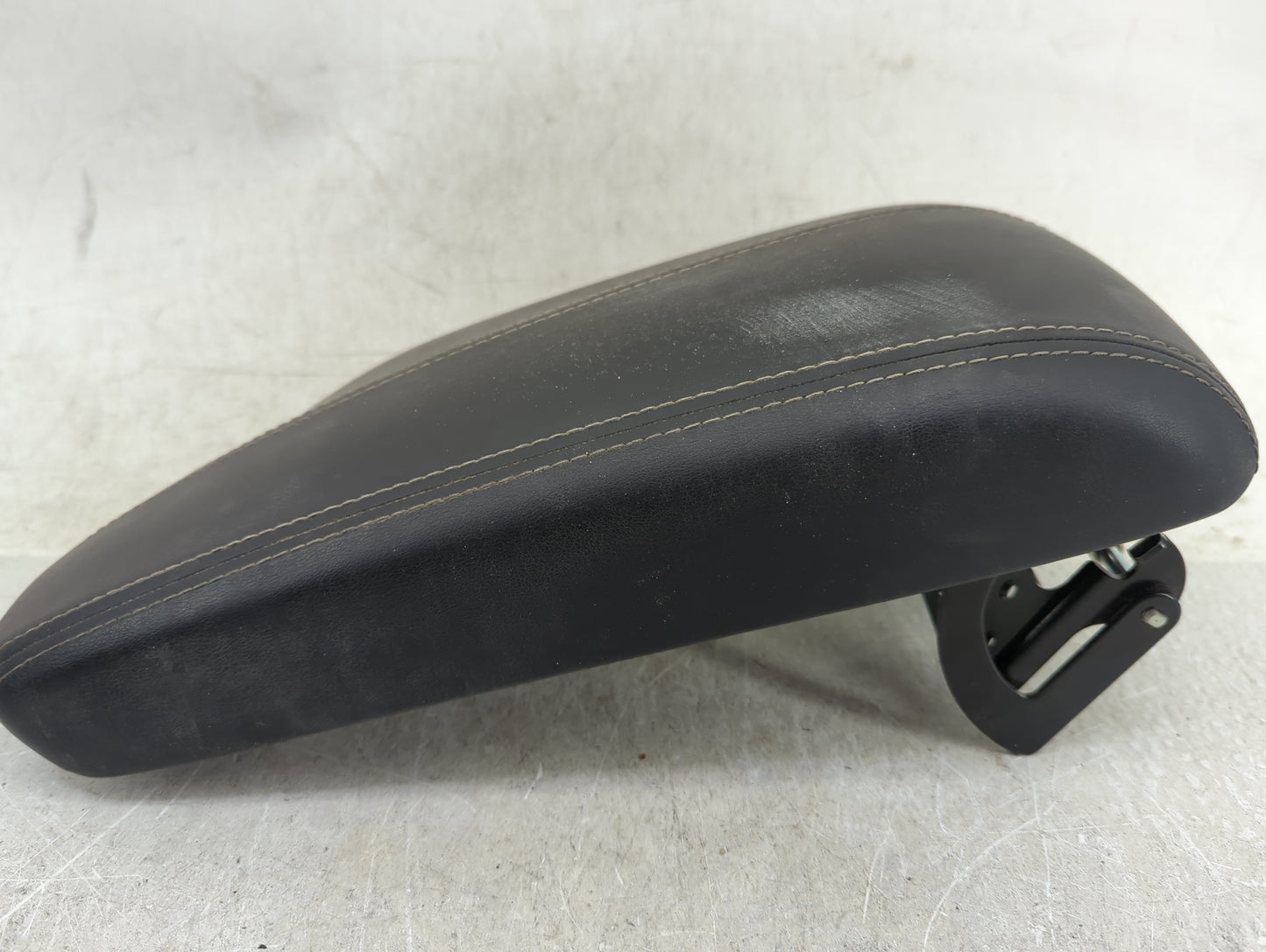 2017 Infiniti Qx30 Center Console Armrest Cover Lid Fits OEM Used Auto Parts - Oemusedautoparts1.com