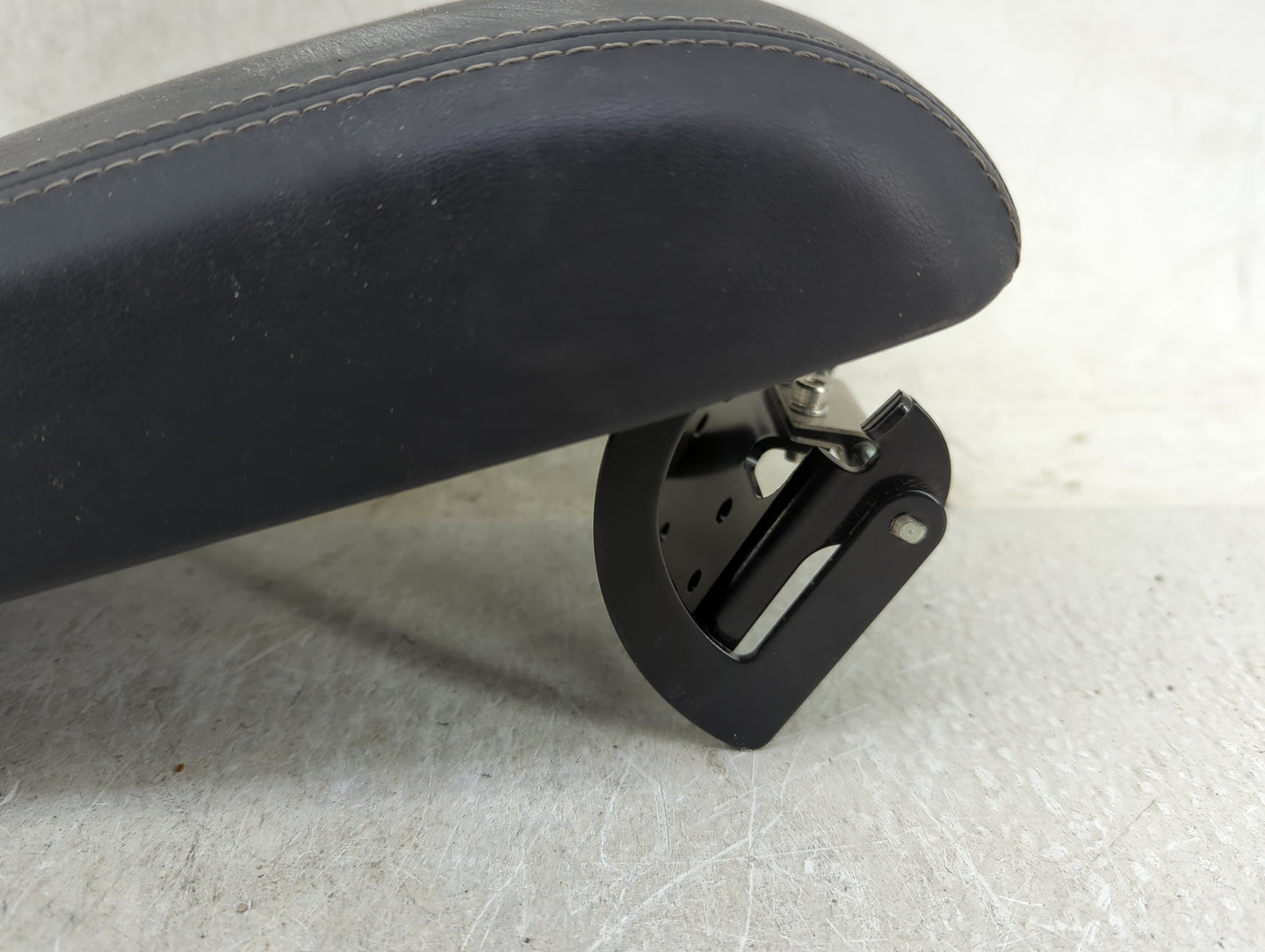 2017 Infiniti Qx30 Center Console Armrest Cover Lid Fits OEM Used Auto Parts - Oemusedautoparts1.com