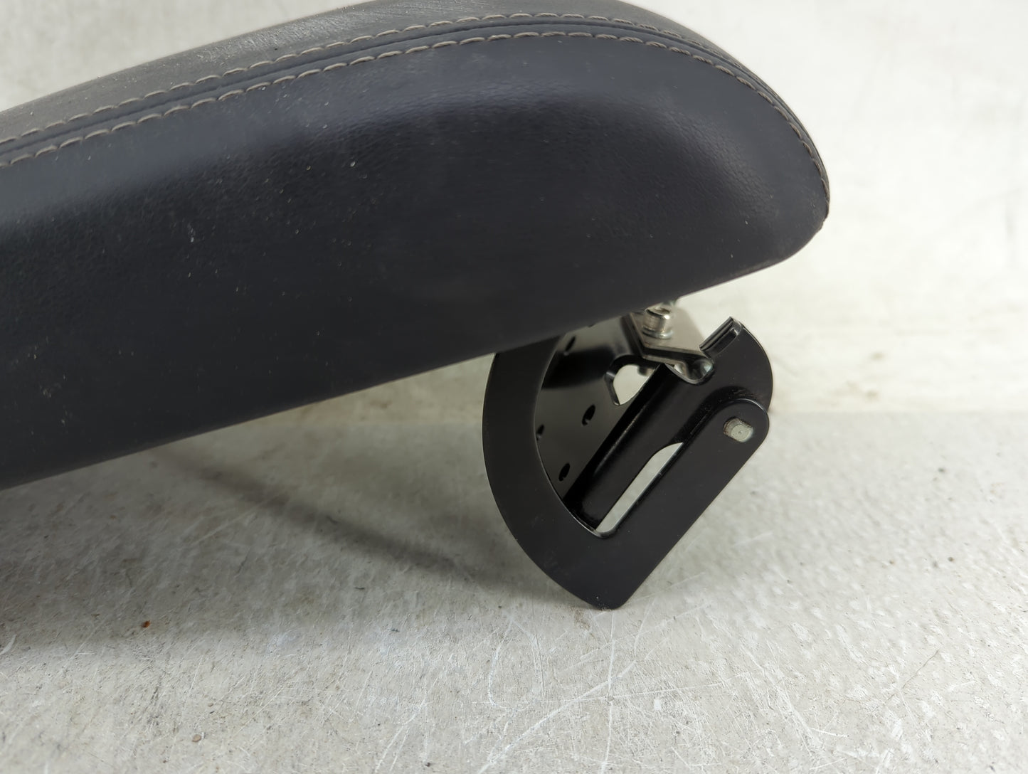 2017 Infiniti Qx30 Center Console Armrest Cover Lid Fits OEM Used Auto Parts - Oemusedautoparts1.com
