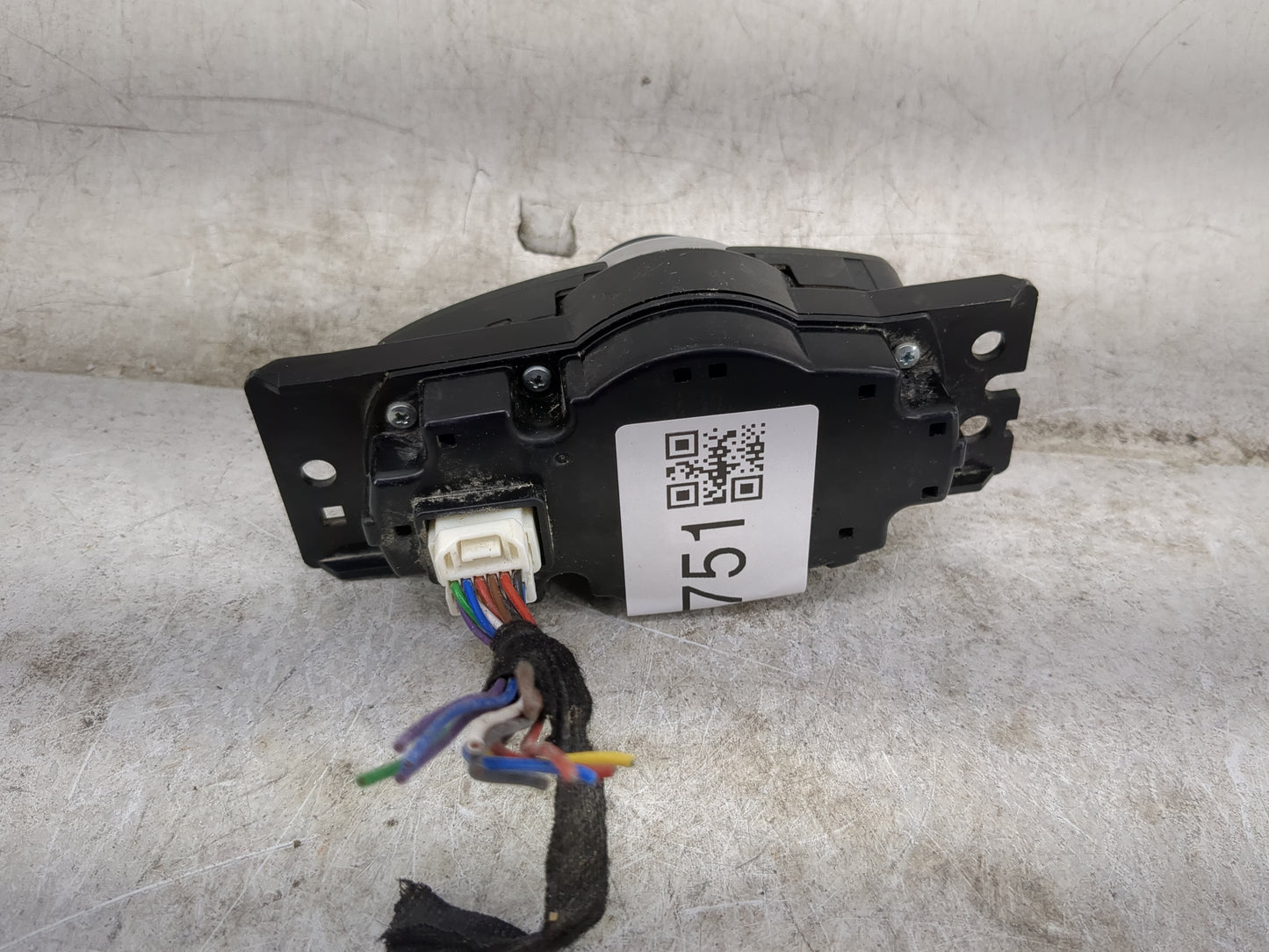2017 Infiniti Qx30 Radio AM FM Cd Player Receiver Replacement Fits OEM Used Auto Parts - Oemusedautoparts1.com