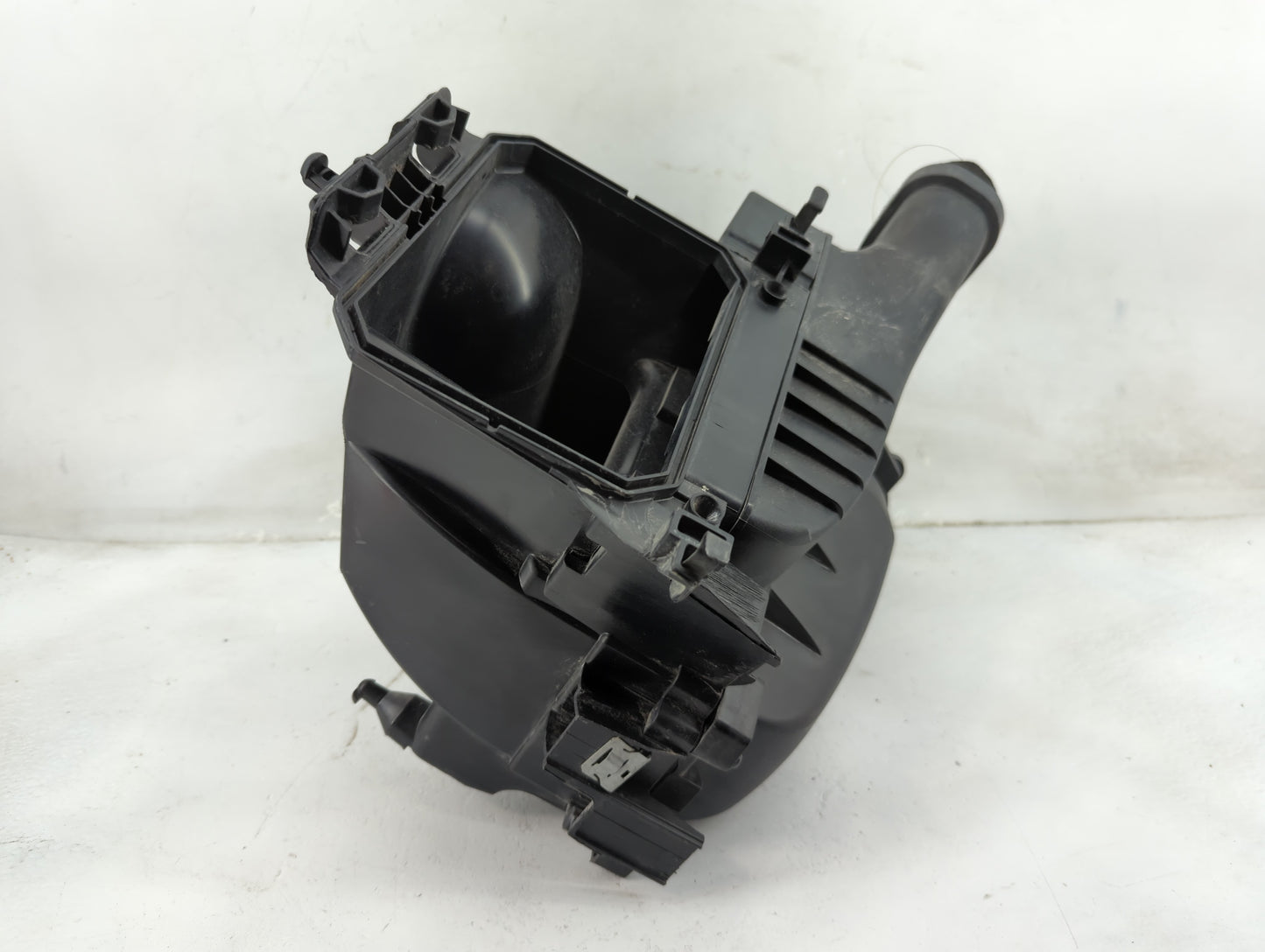 2017-2019 Infiniti Qx30 Air Cleaner Intake-duct Hose Tube 1459781 - Oemusedautoparts1.com
