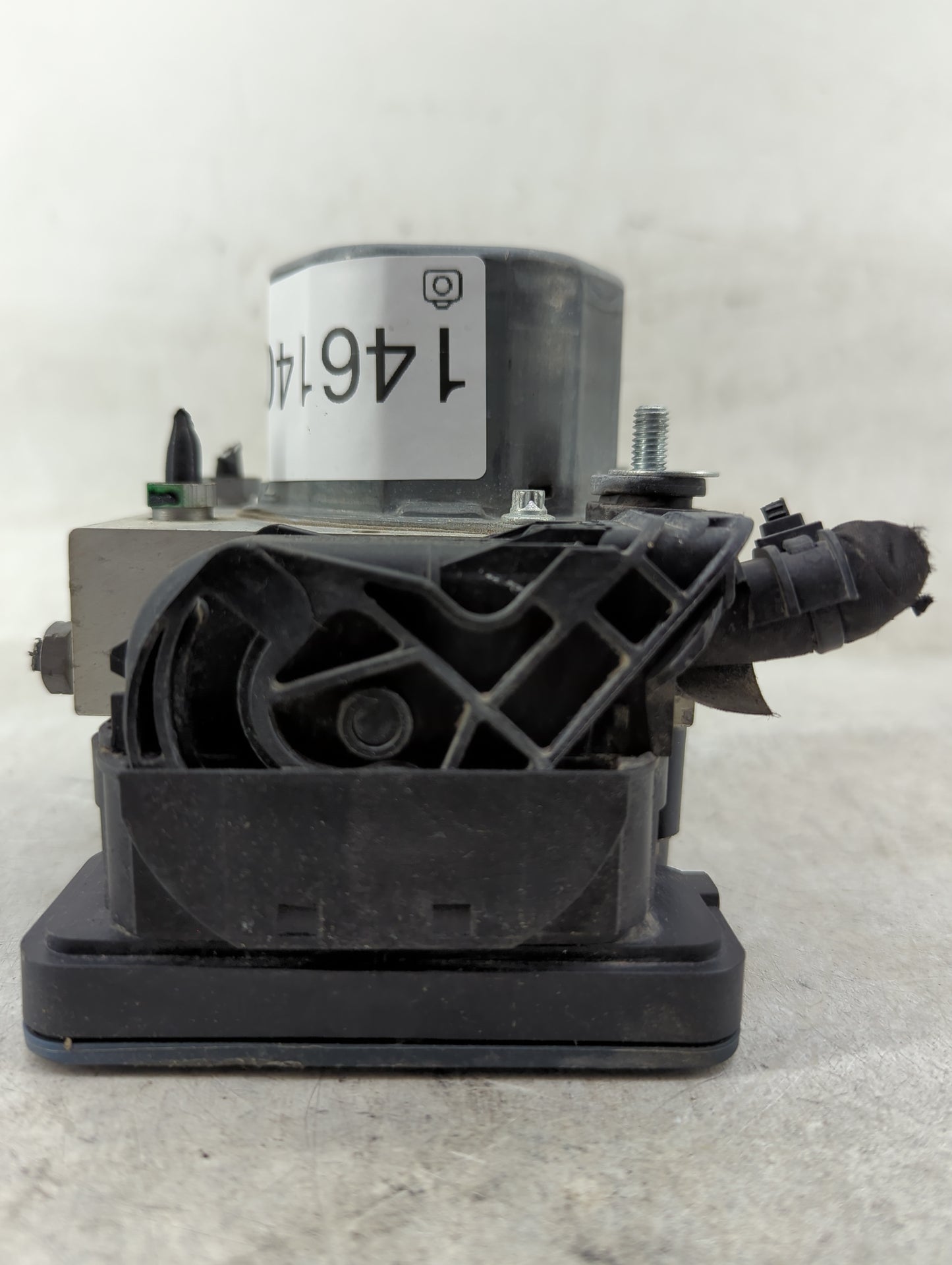 2017-2019 Infiniti Qx30 ABS Pump Control Module Replacement P/N:A091 431 04 00 Fits Fits 2017 2018 2019 OEM Used Auto Parts 