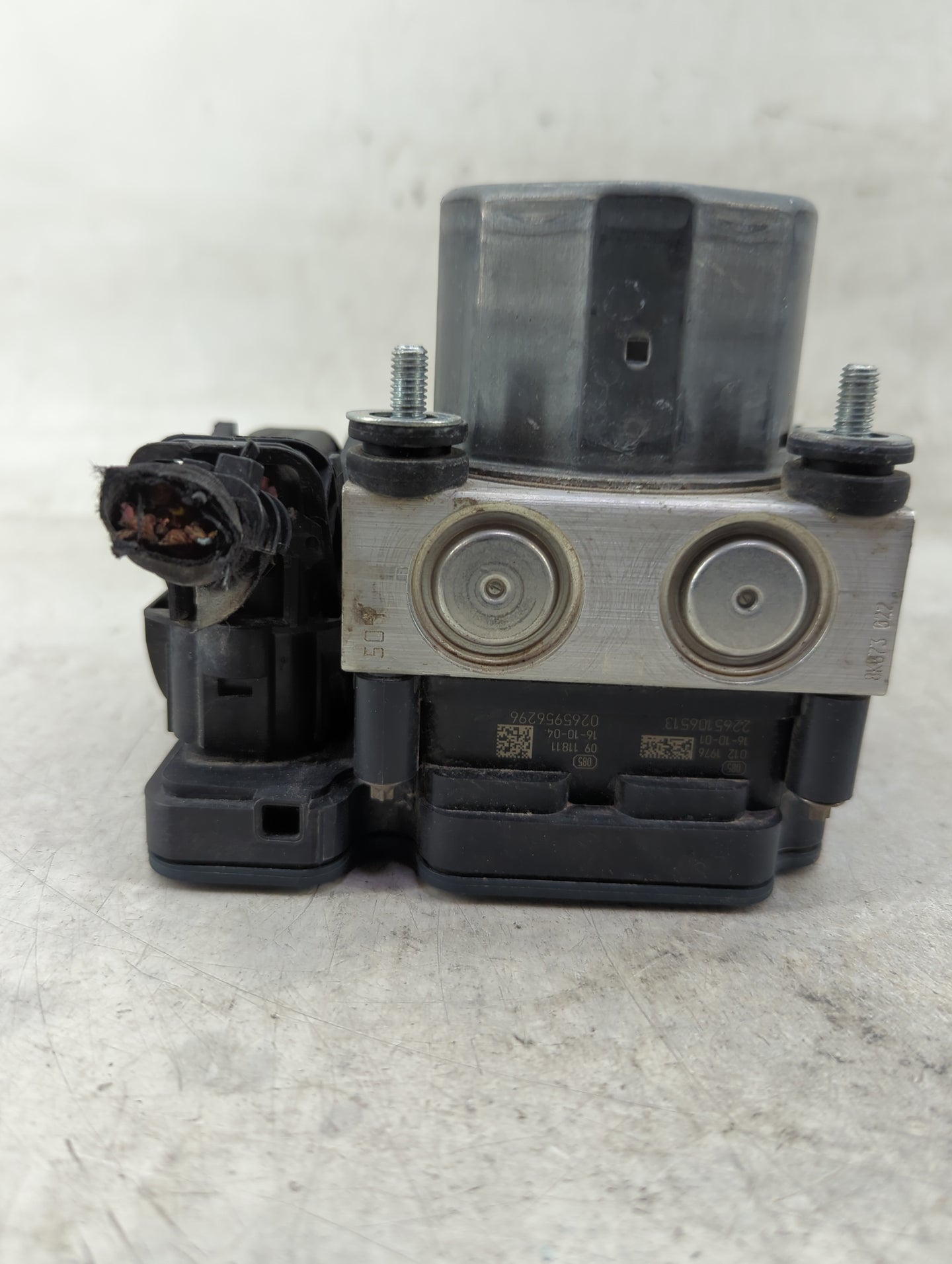 2017-2019 Infiniti Qx30 ABS Pump Control Module Replacement P/N:A091 431 04 00 Fits Fits 2017 2018 2019 OEM Used Auto Parts 