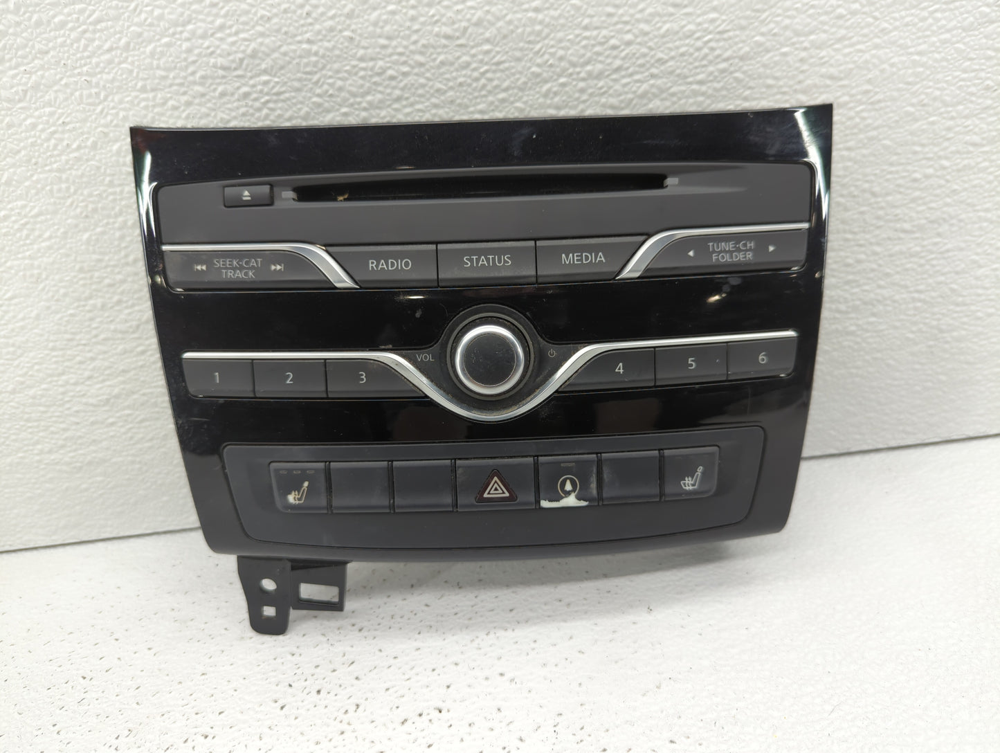 2017-2019 Infiniti Qx30 Radio Control Panel - Oemusedautoparts1.com