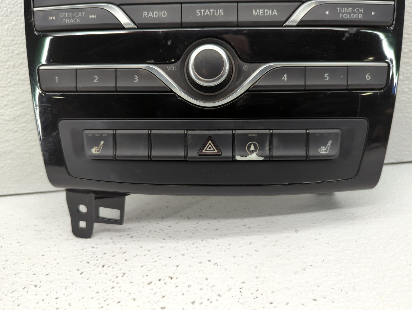 2017-2019 Infiniti Qx30 Radio Control Panel - Oemusedautoparts1.com