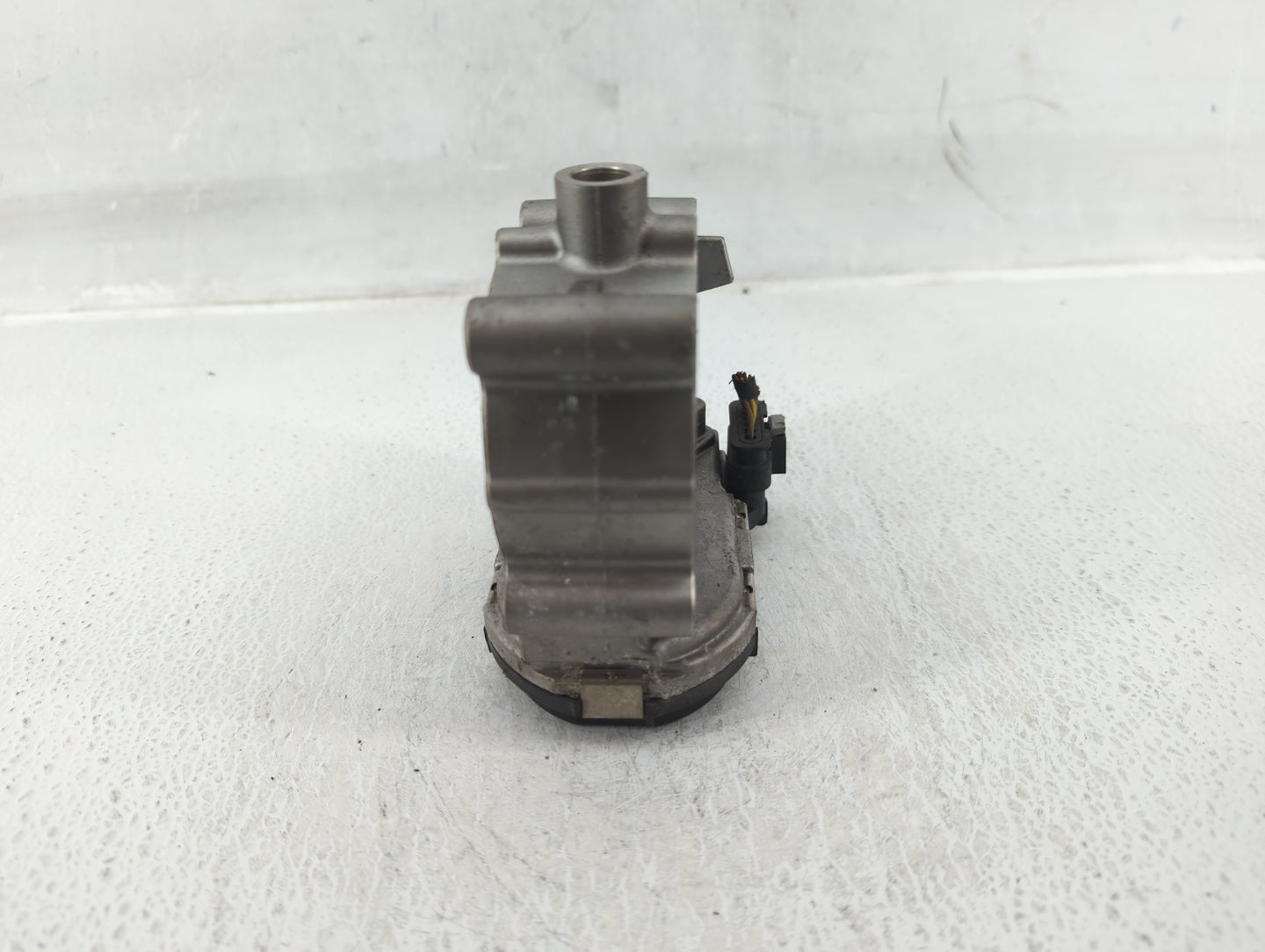 2017-2019 Infiniti Qx30 Throttle Body P/N:A 270 141 00 25 RME60-52 Fits Fits 2016 2017 2018 2019 OEM Used Auto Parts - Oemus