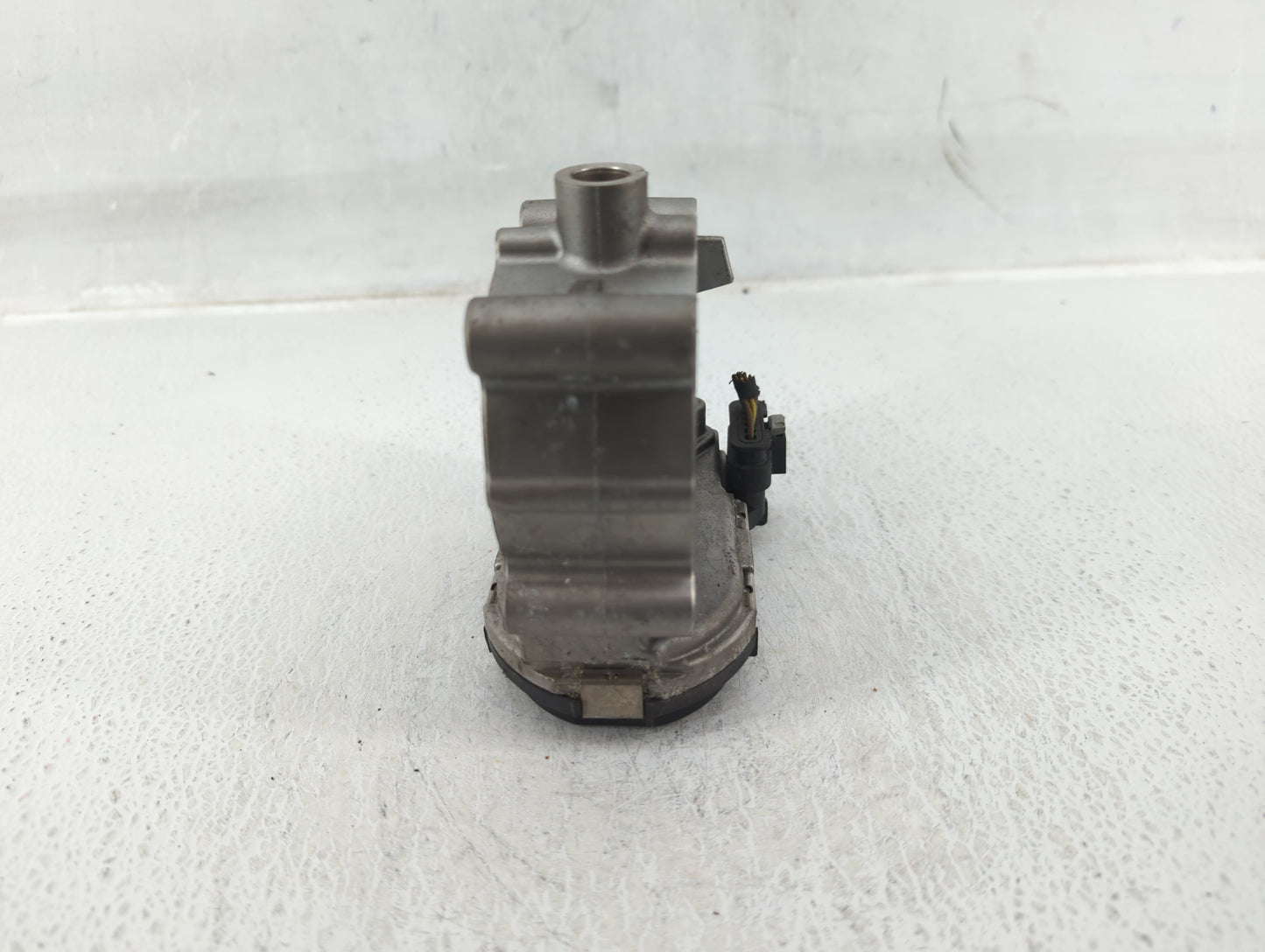 2017-2019 Infiniti Qx30 Throttle Body P/N:A 270 141 00 25 RME60-52 Fits Fits 2016 2017 2018 2019 OEM Used Auto Parts - Oemus