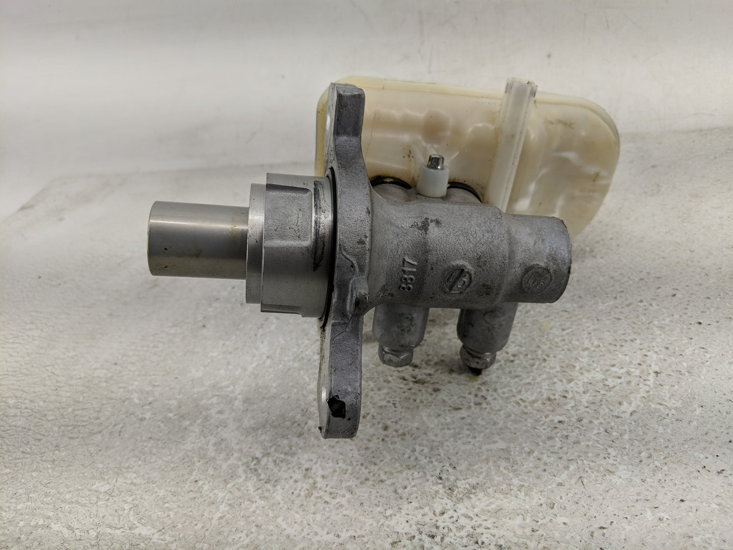 2014-2017 Infiniti Qx50 Brake Master Cylinder - Oemusedautoparts1.com