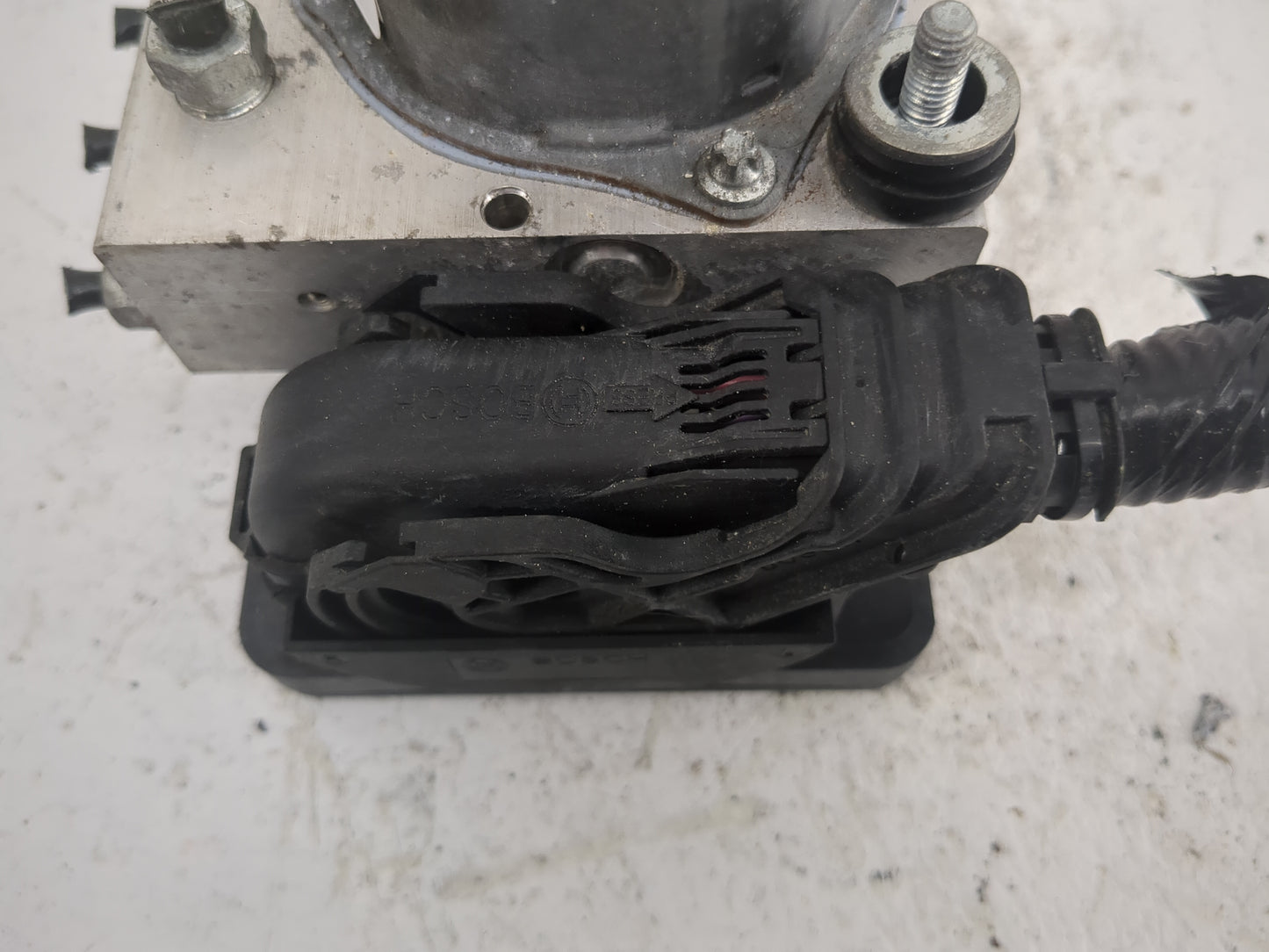 2016-2017 Infiniti Qx50 ABS Pump Control Module Replacement Fits Fits 2016 2017 OEM Used Auto Parts - Oemusedautoparts1.com