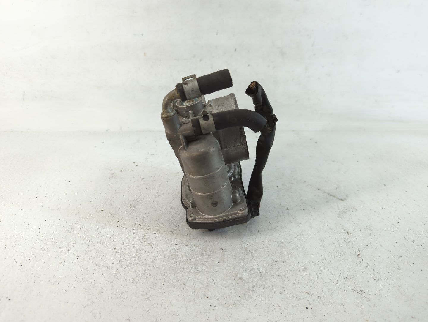 2014-2017 Infiniti Qx50 Throttle Body P/N:S4130H RME60-16 Fits OEM Used Auto Parts - Oemusedautoparts1.com