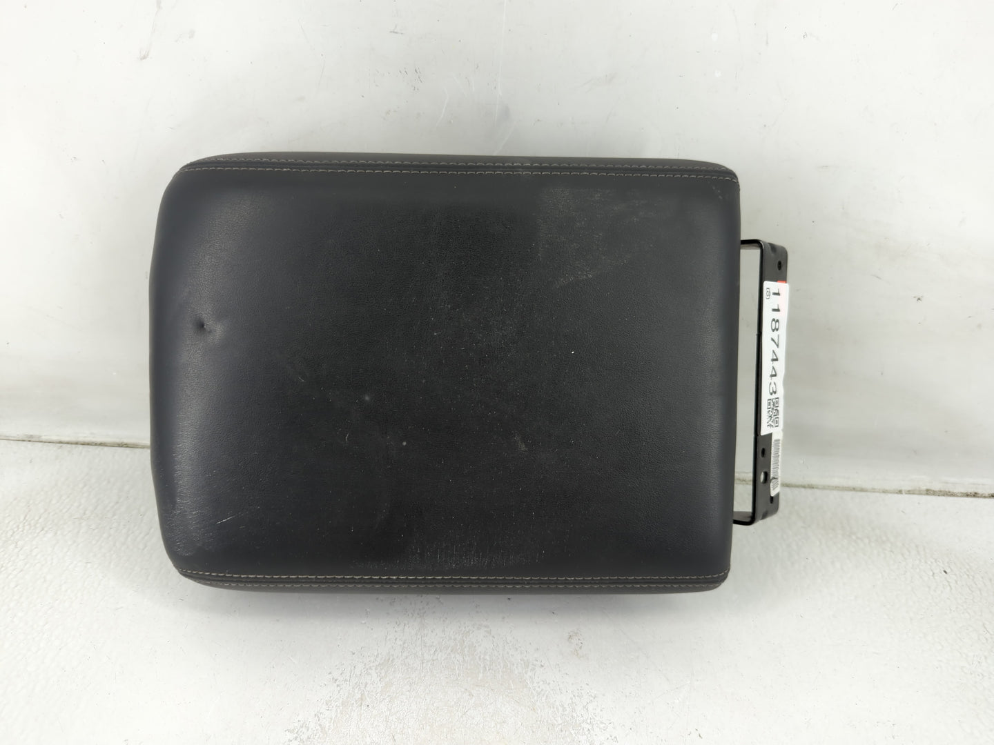 2016-2020 Infiniti Qx60 Center Floor Console P/N:96920 9NF2A Fits Fits 2016 2017 2018 2019 2020 OEM Used Auto Parts - Oemuse