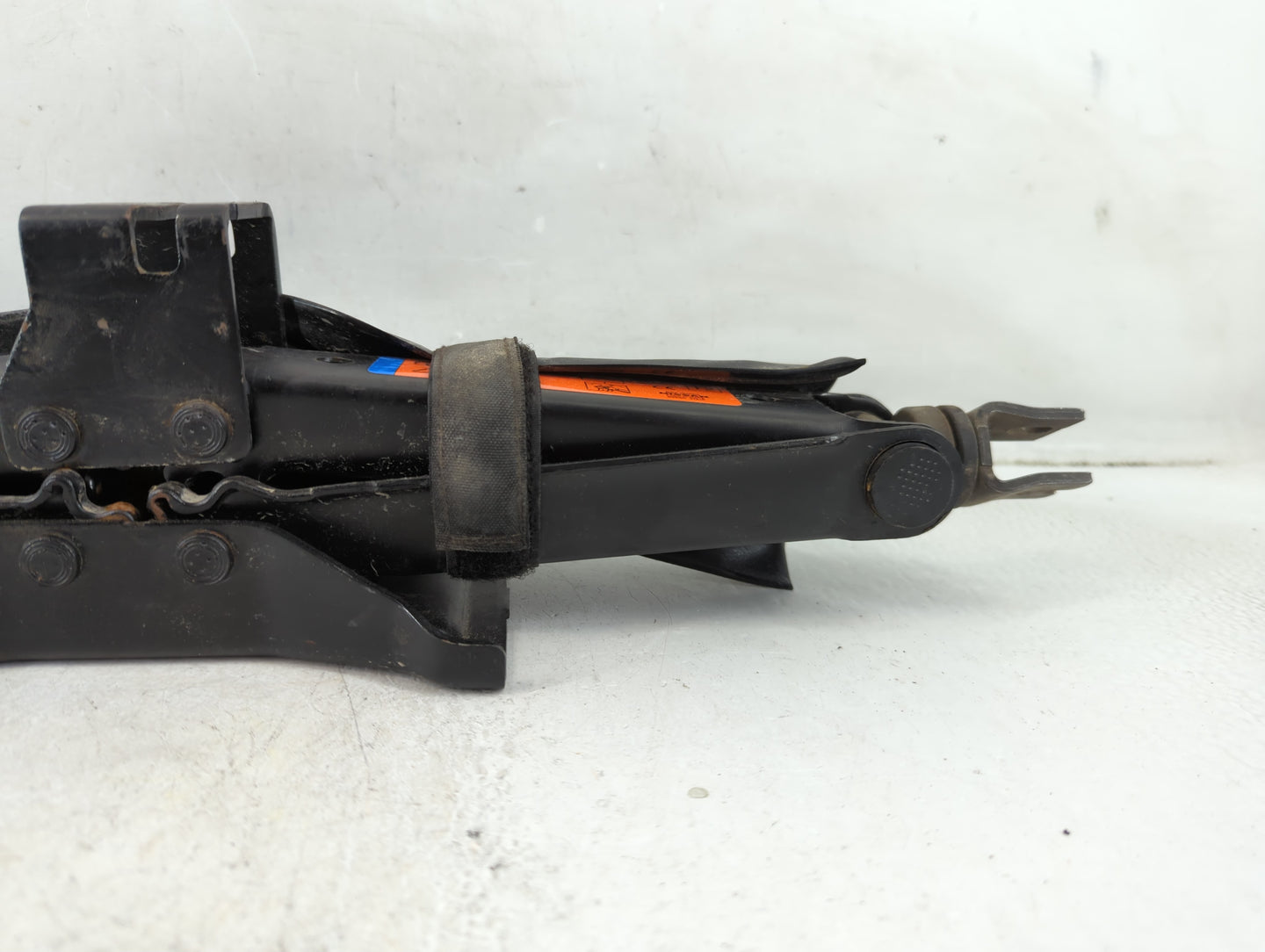 2017 Infiniti Qx60 Spare Scissor Car Jack - Oemusedautoparts1.com