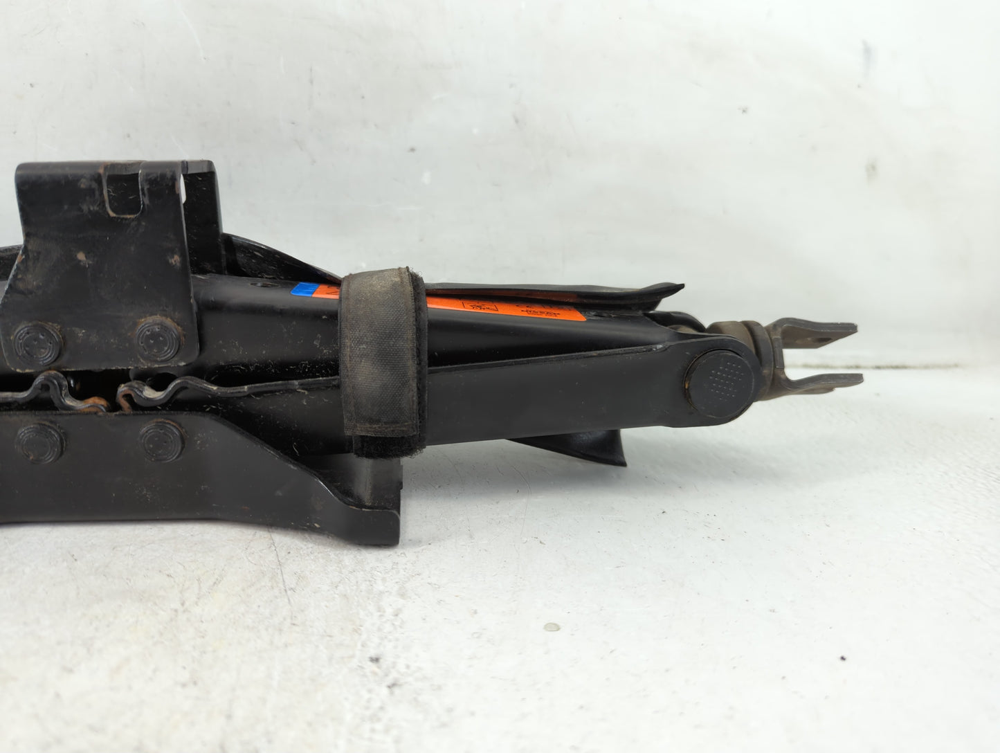 2017 Infiniti Qx60 Spare Scissor Car Jack - Oemusedautoparts1.com