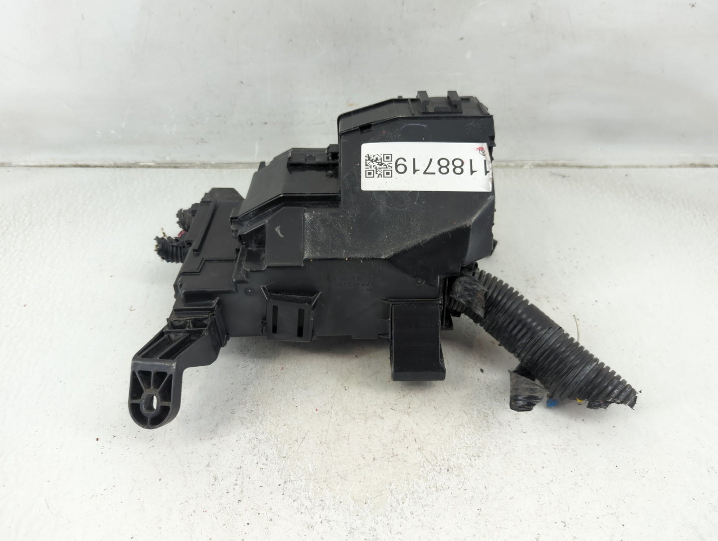 2015-2020 Infiniti Qx60 Fusebox Fuse Box Panel Relay Module P/N:5377 Fits Fits 2015 2016 2017 2018 2019 2020 2022 OEM Used A