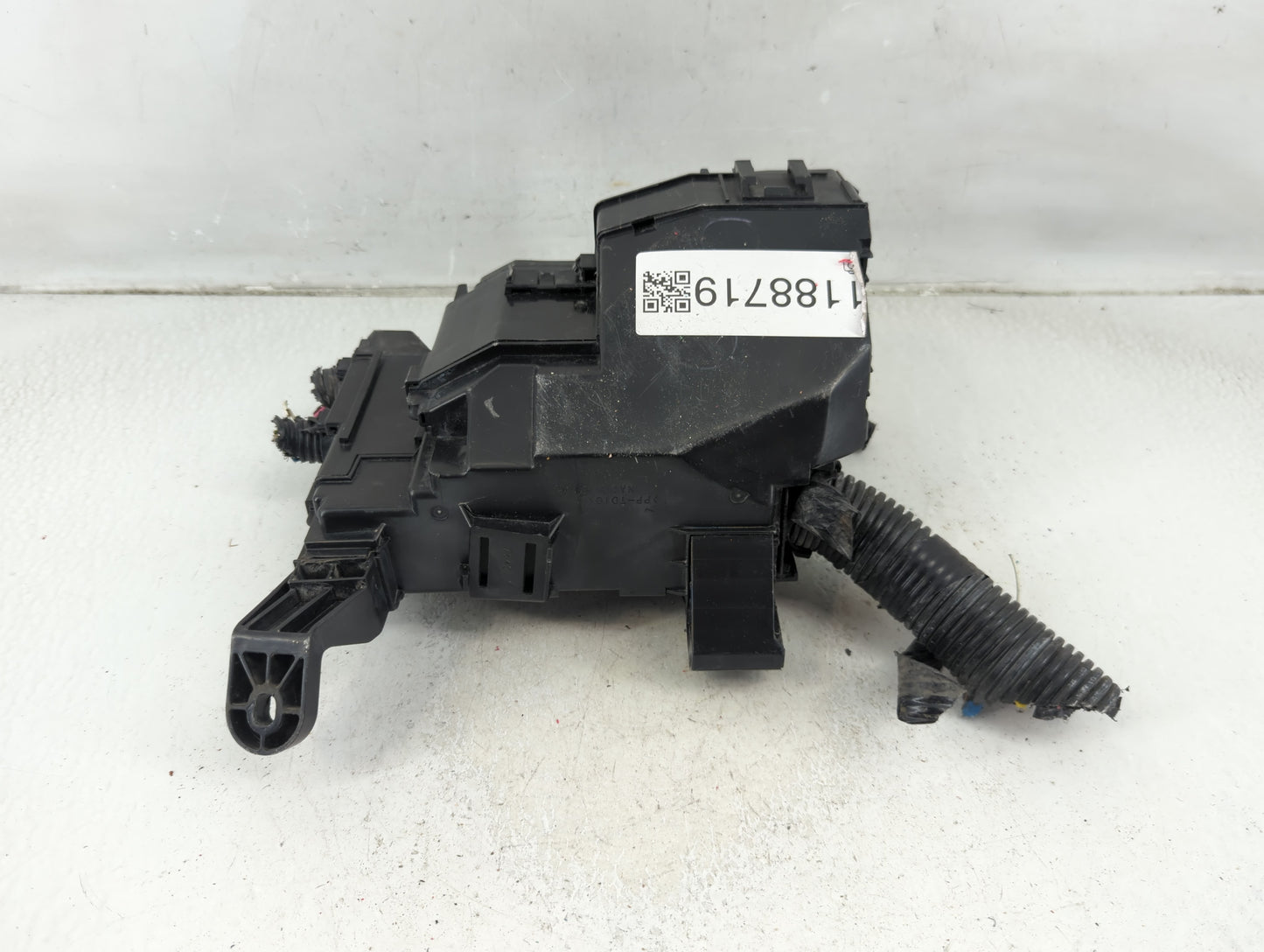 2015-2020 Infiniti Qx60 Fusebox Fuse Box Panel Relay Module P/N:5377 Fits Fits 2015 2016 2017 2018 2019 2020 2022 OEM Used A