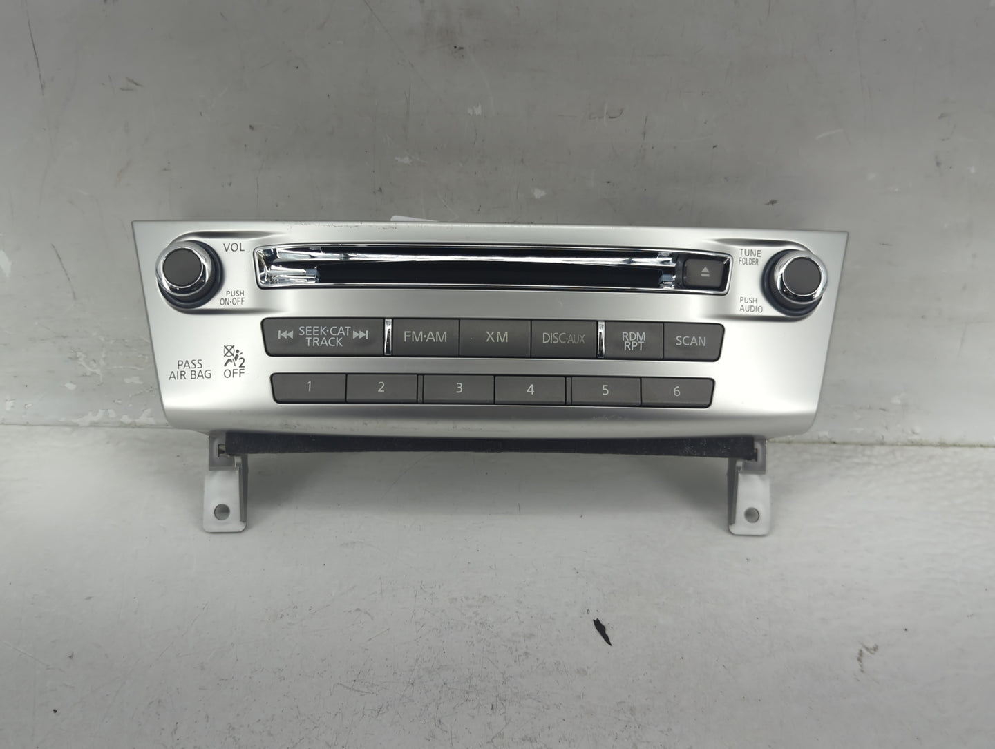 2017 Infiniti Qx60 Radio AM FM Cd Player Receiver Replacement P/N:253W100A11 Fits Fits 2011 2012 2013 OEM Used Auto Parts - 