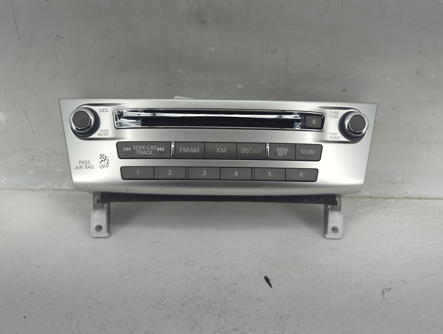 2017 Infiniti Qx60 Radio AM FM Cd Player Receiver Replacement P/N:253W100A11 Fits Fits 2011 2012 2013 OEM Used Auto Parts - 