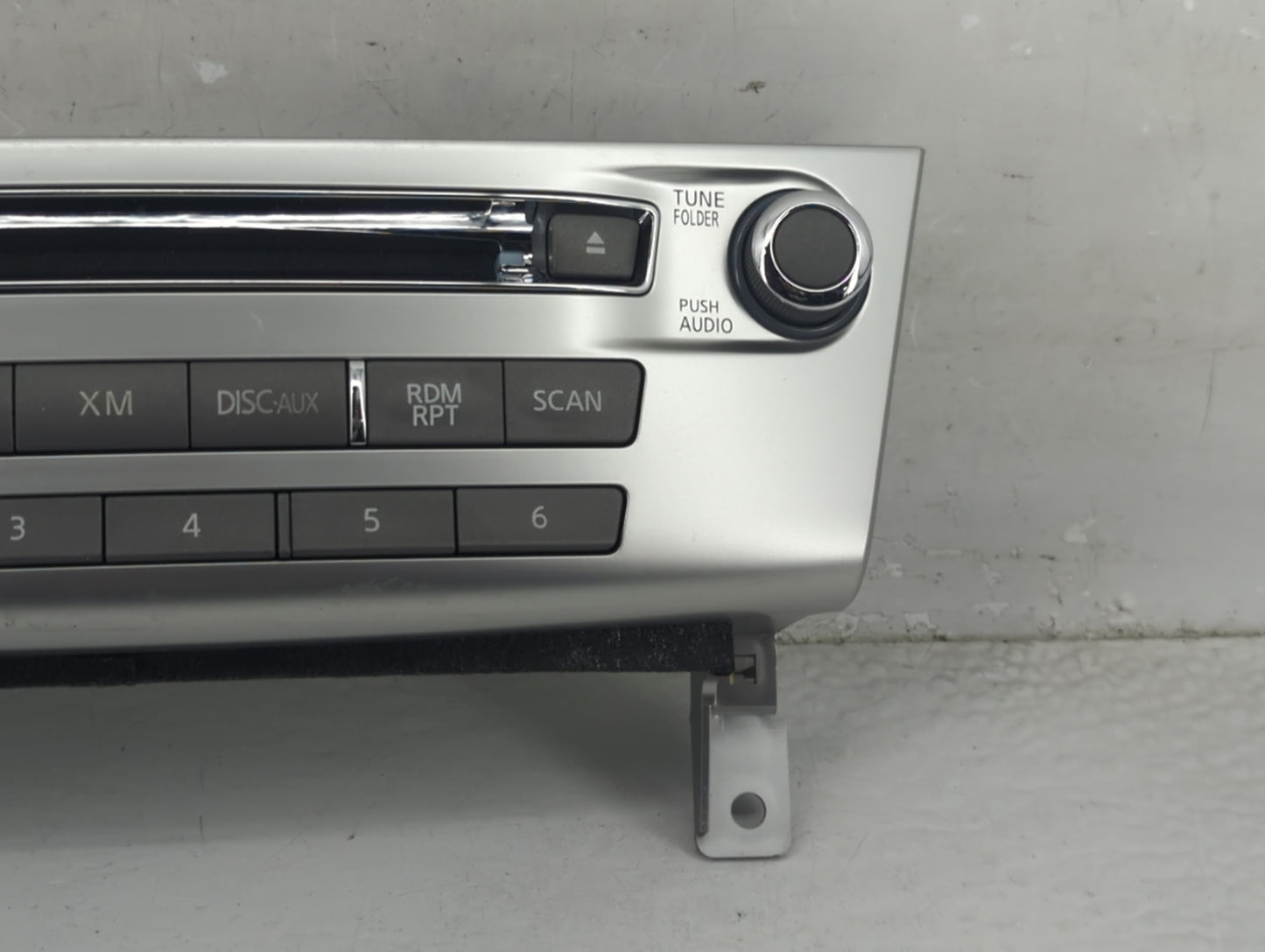 2017 Infiniti Qx60 Radio AM FM Cd Player Receiver Replacement P/N:253W100A11 Fits Fits 2011 2012 2013 OEM Used Auto Parts - 