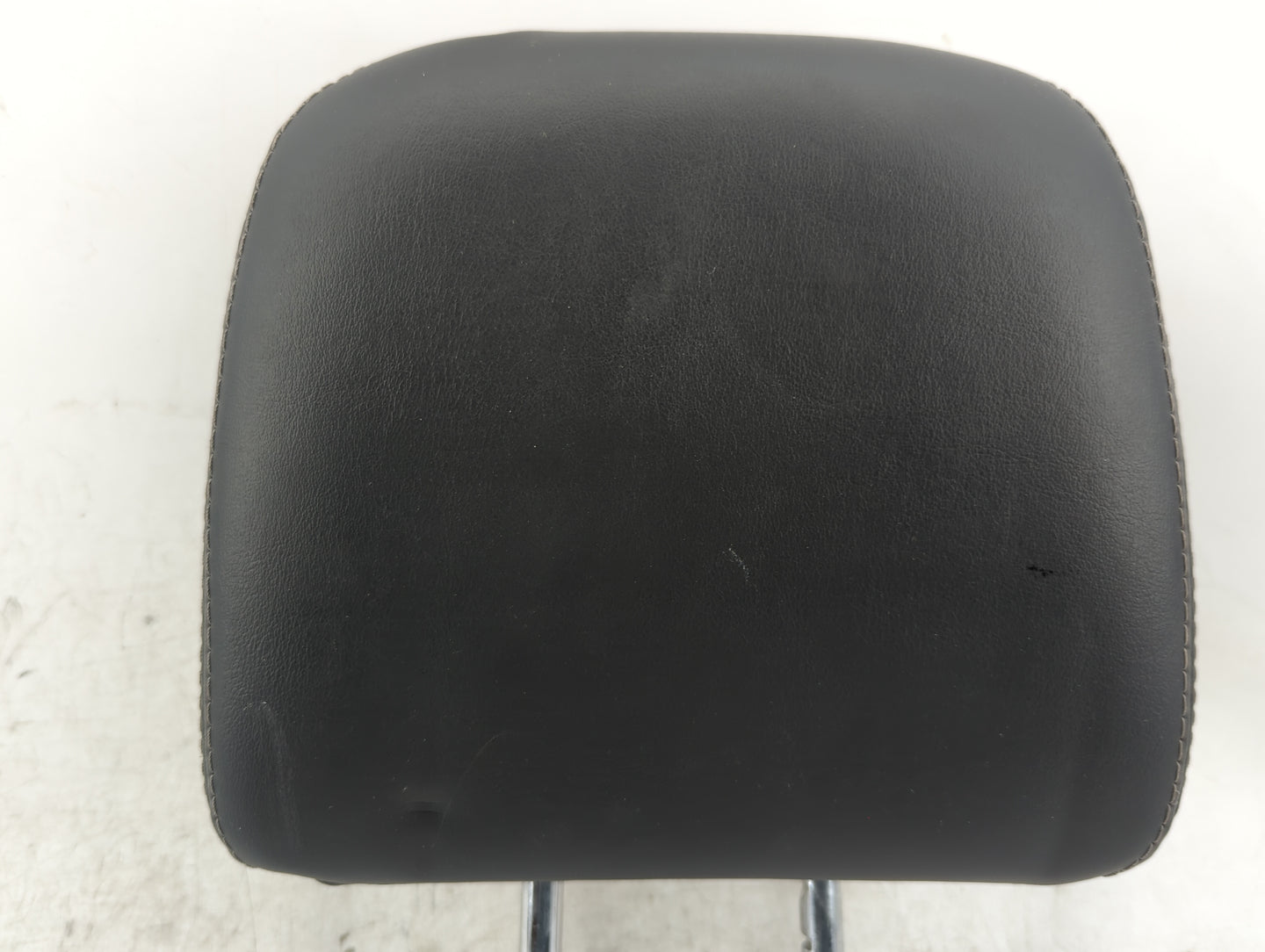 2016-2018 Infiniti Qx60 Headrest Head Rest Rear Seat Fits Fits 2016 2017 2018 OEM Used Auto Parts - Oemusedautoparts1.com