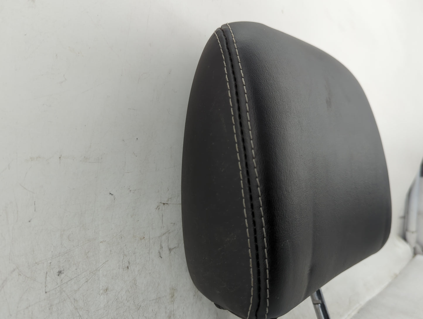 2016-2018 Infiniti Qx60 Headrest Head Rest Rear Seat Fits Fits 2016 2017 2018 OEM Used Auto Parts - Oemusedautoparts1.com