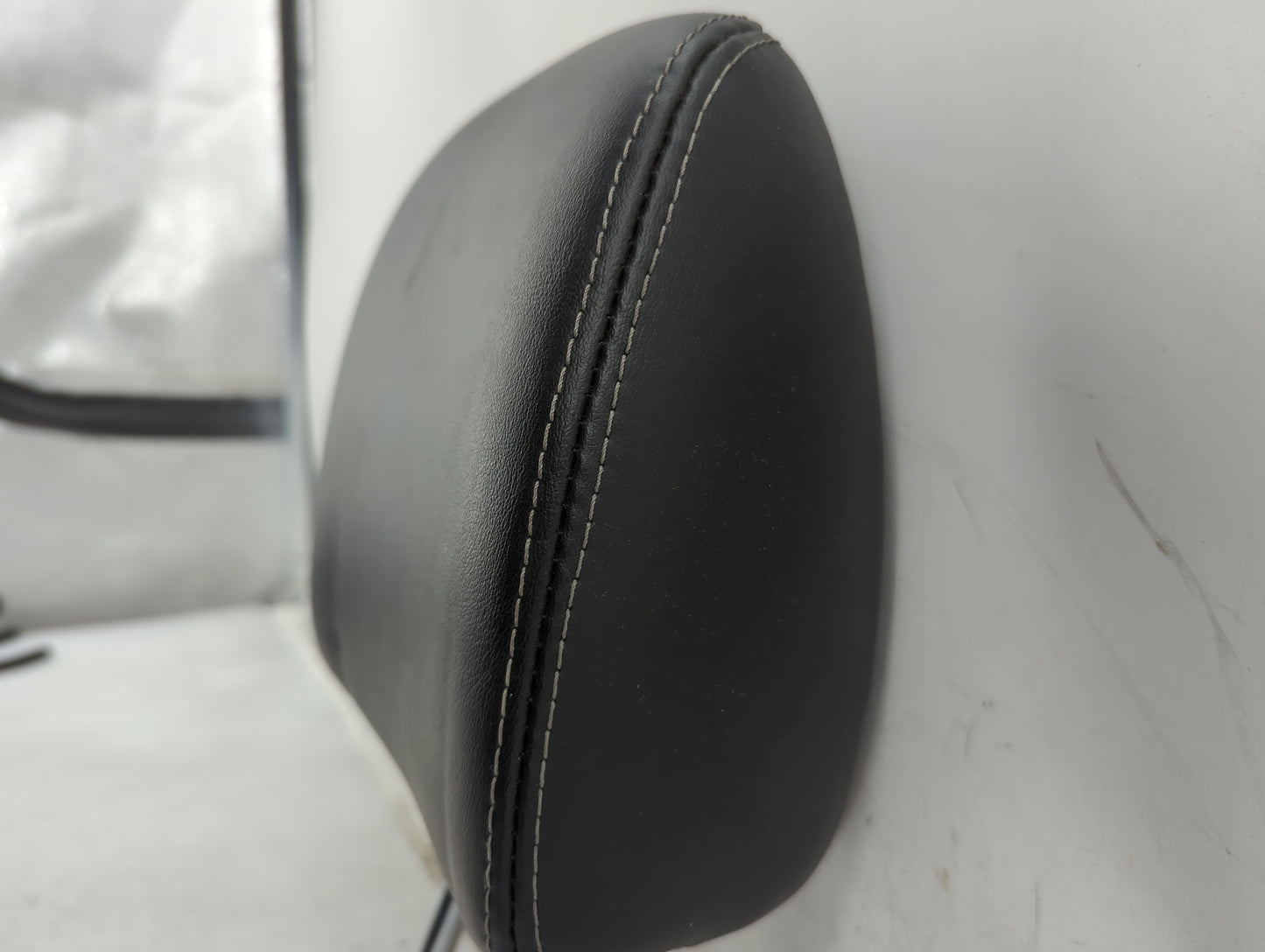 2016-2018 Infiniti Qx60 Headrest Head Rest Rear Seat Fits Fits 2016 2017 2018 OEM Used Auto Parts - Oemusedautoparts1.com