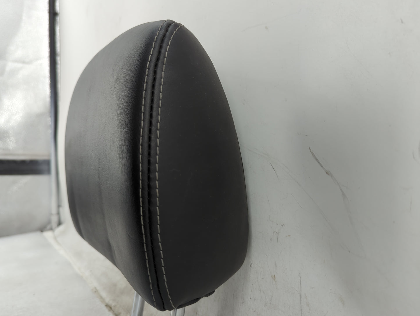 2017-2018 Infiniti Qx60 Headrest Head Rest Rear Seat Fits Fits 2017 2018 OEM Used Auto Parts - Oemusedautoparts1.com