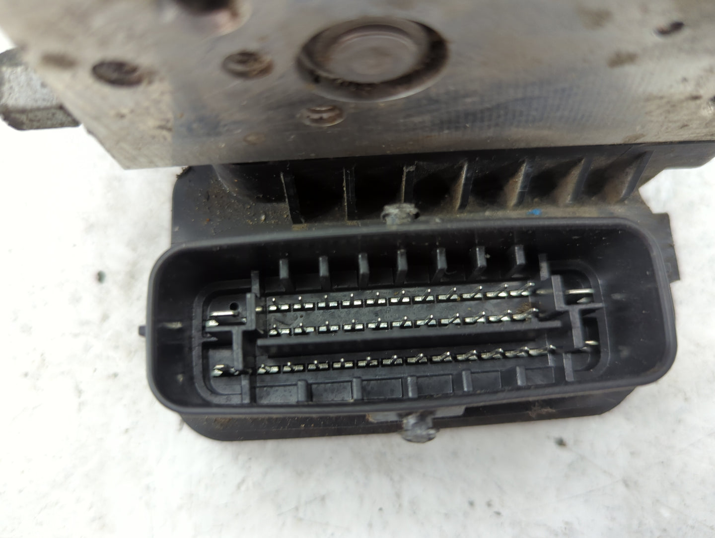 2017 Infiniti Qx60 ABS Pump Control Module Replacement Fits OEM Used Auto Parts - Oemusedautoparts1.com
