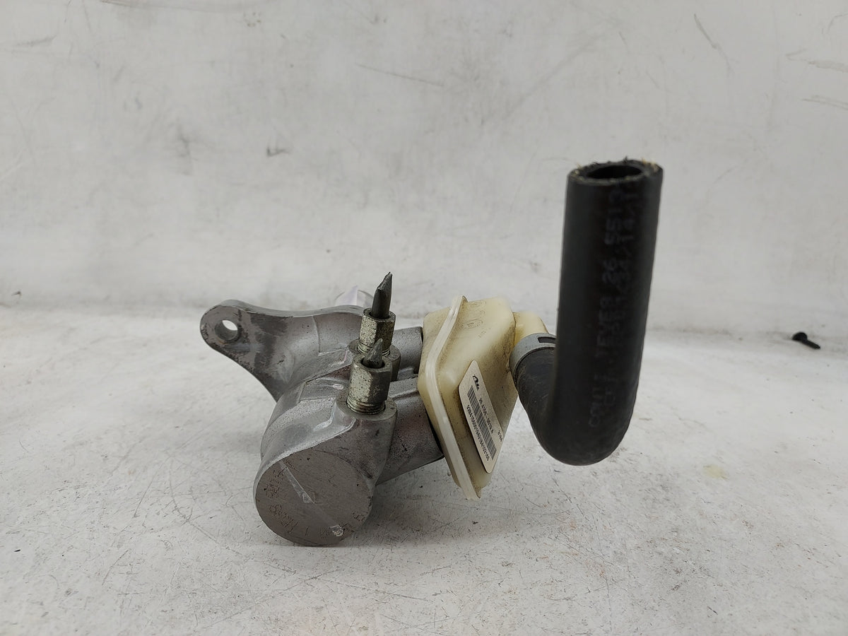 2016-2017 Infiniti Qx60 Brake Master Cylinder - Oemusedautoparts1.com