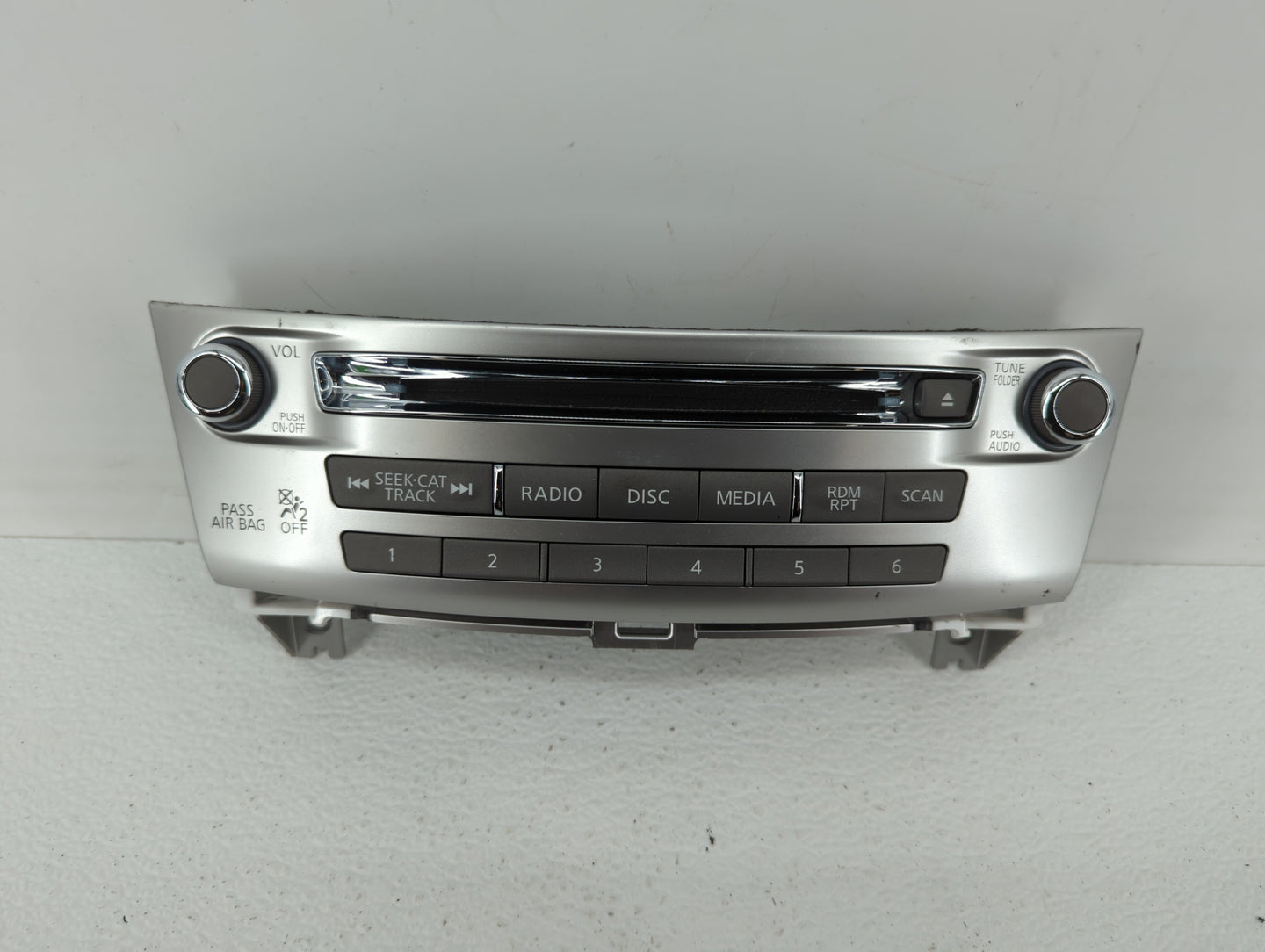 Infiniti Qx60 Am Fm Cd Player Radio Receiver - Oemusedautoparts1.com