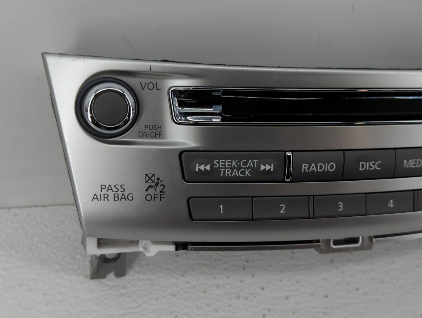 Infiniti Qx60 Am Fm Cd Player Radio Receiver - Oemusedautoparts1.com