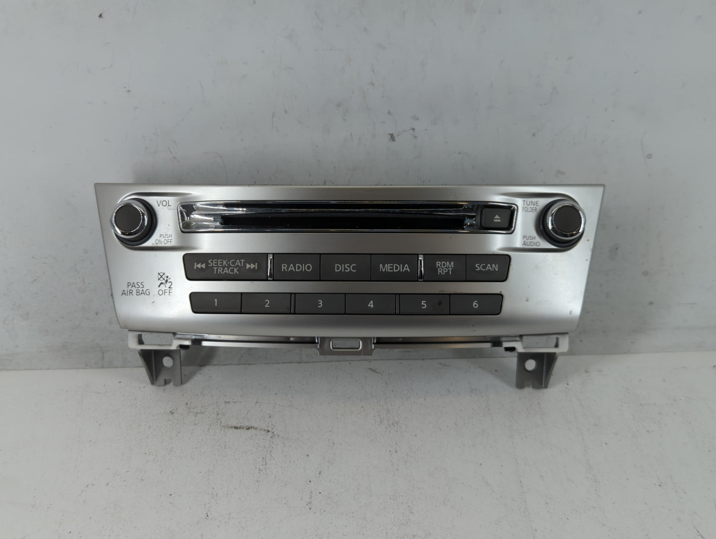 2017-2020 Infiniti Qx60 Am Fm Cd Player Radio Receiver - Oemusedautoparts1.com