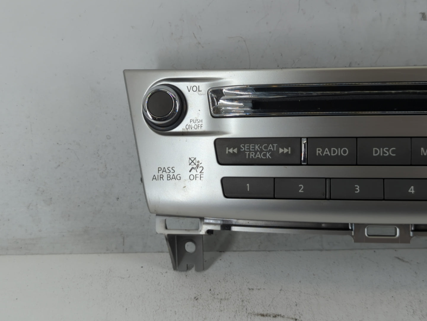 2017-2020 Infiniti Qx60 Am Fm Cd Player Radio Receiver - Oemusedautoparts1.com