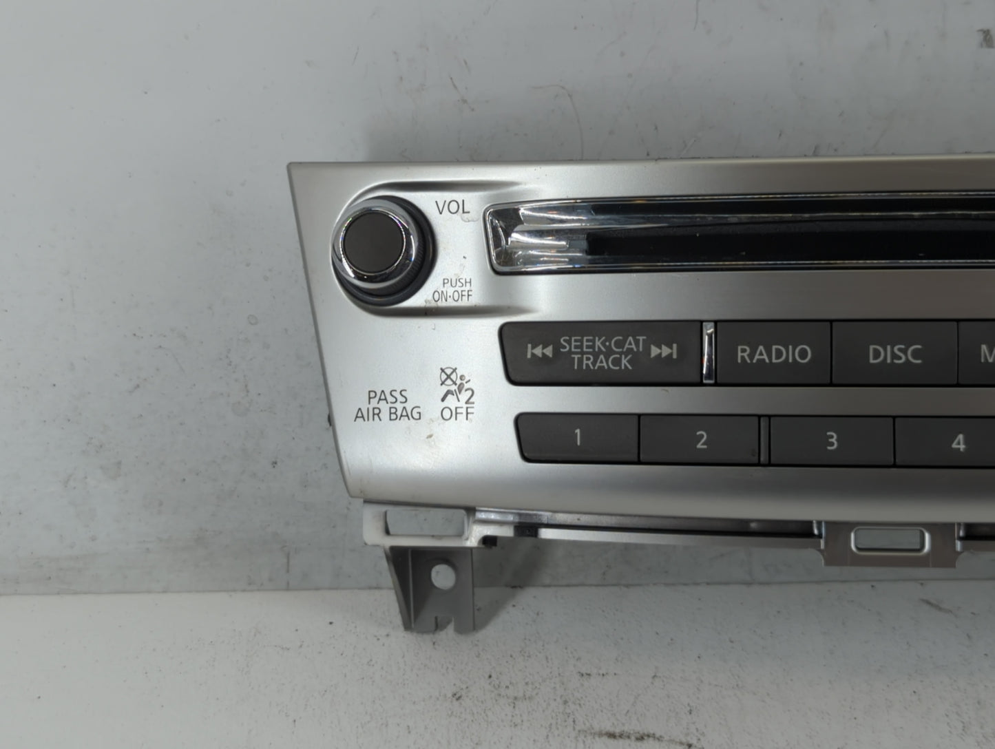 2017-2020 Infiniti Qx60 Am Fm Cd Player Radio Receiver - Oemusedautoparts1.com